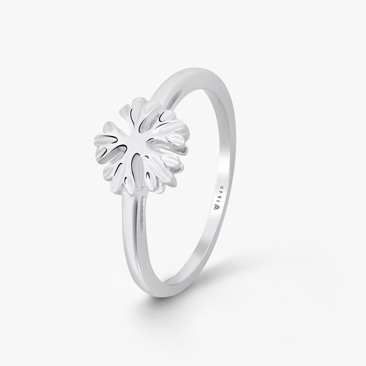 W.KRUK Pierścionek srebrny z motywem śnieżynki