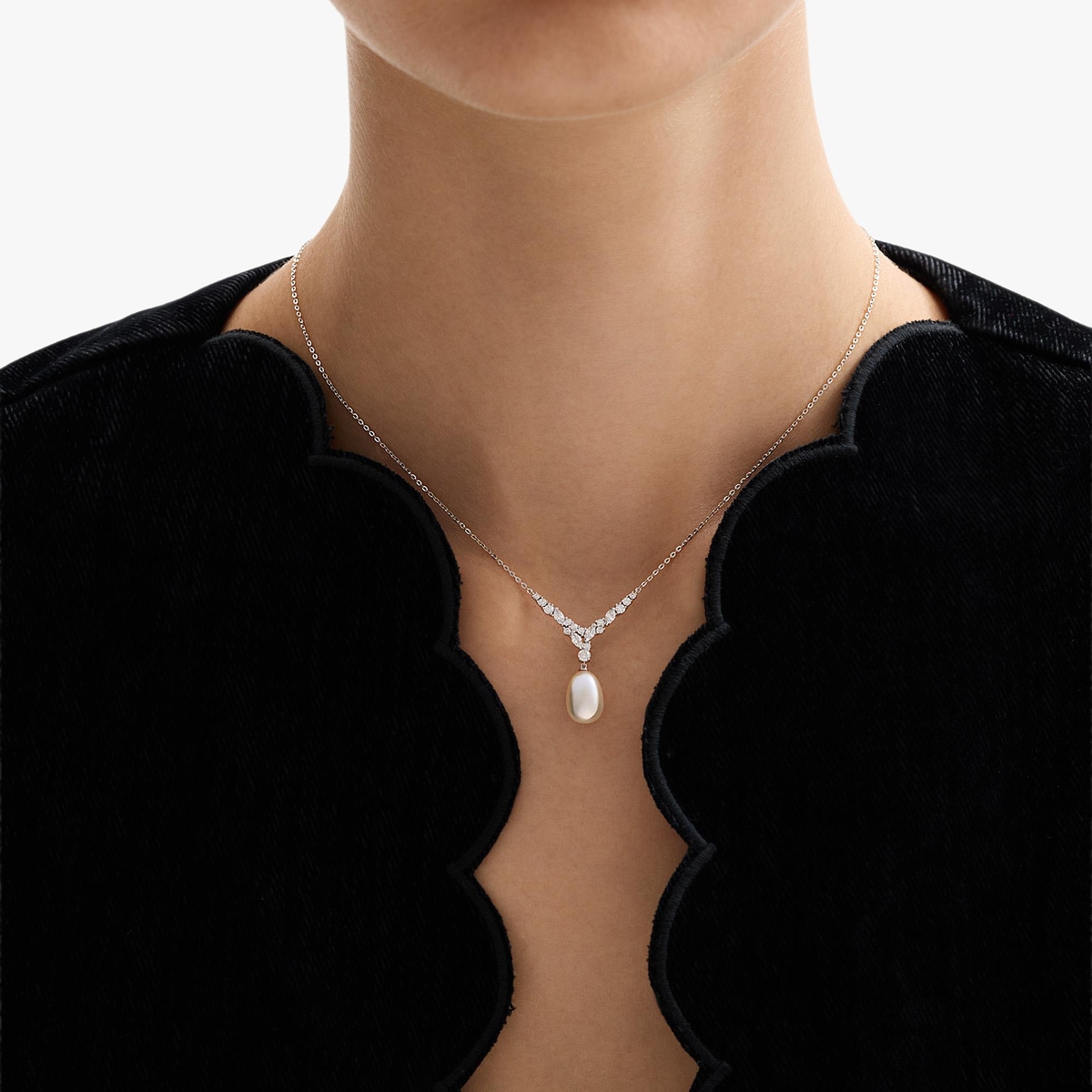 W.KRUK Naszyjnik złoty z perłą Ceremonials