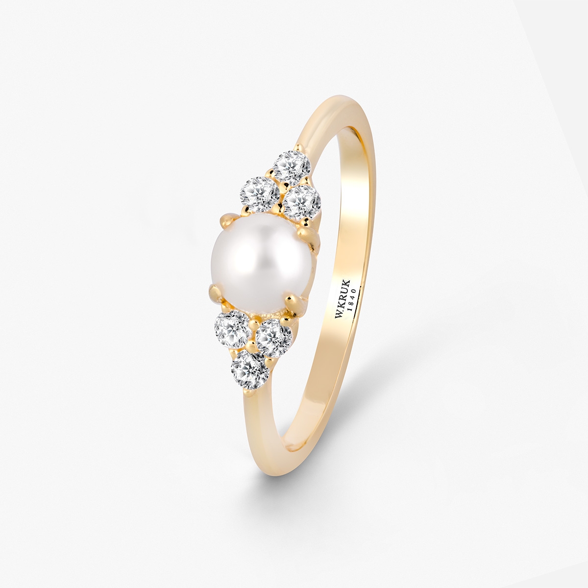 W.KRUK Pierścionek srebrny z perłą