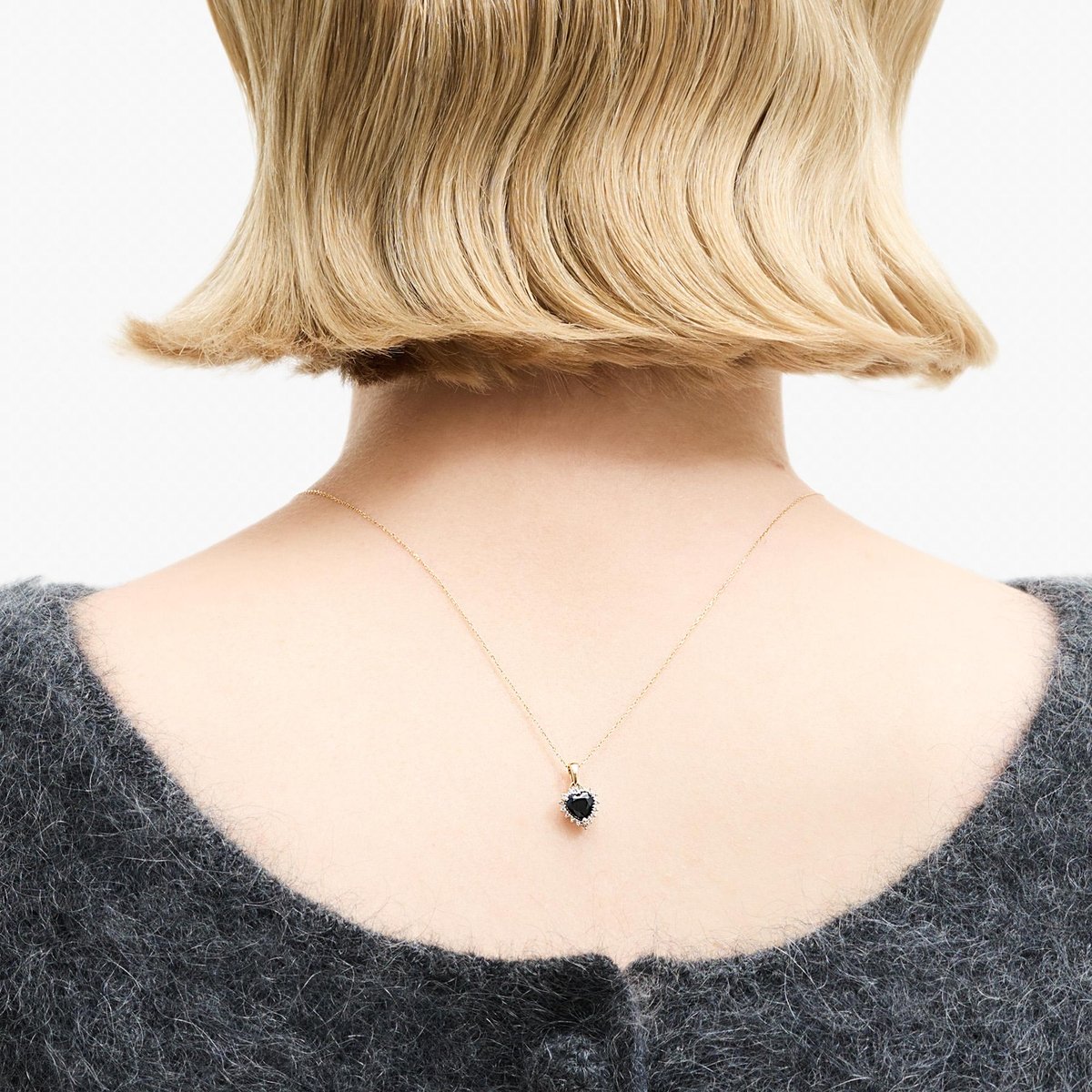 W.KRUK Wisiorek złoty z czarnymi szafirami