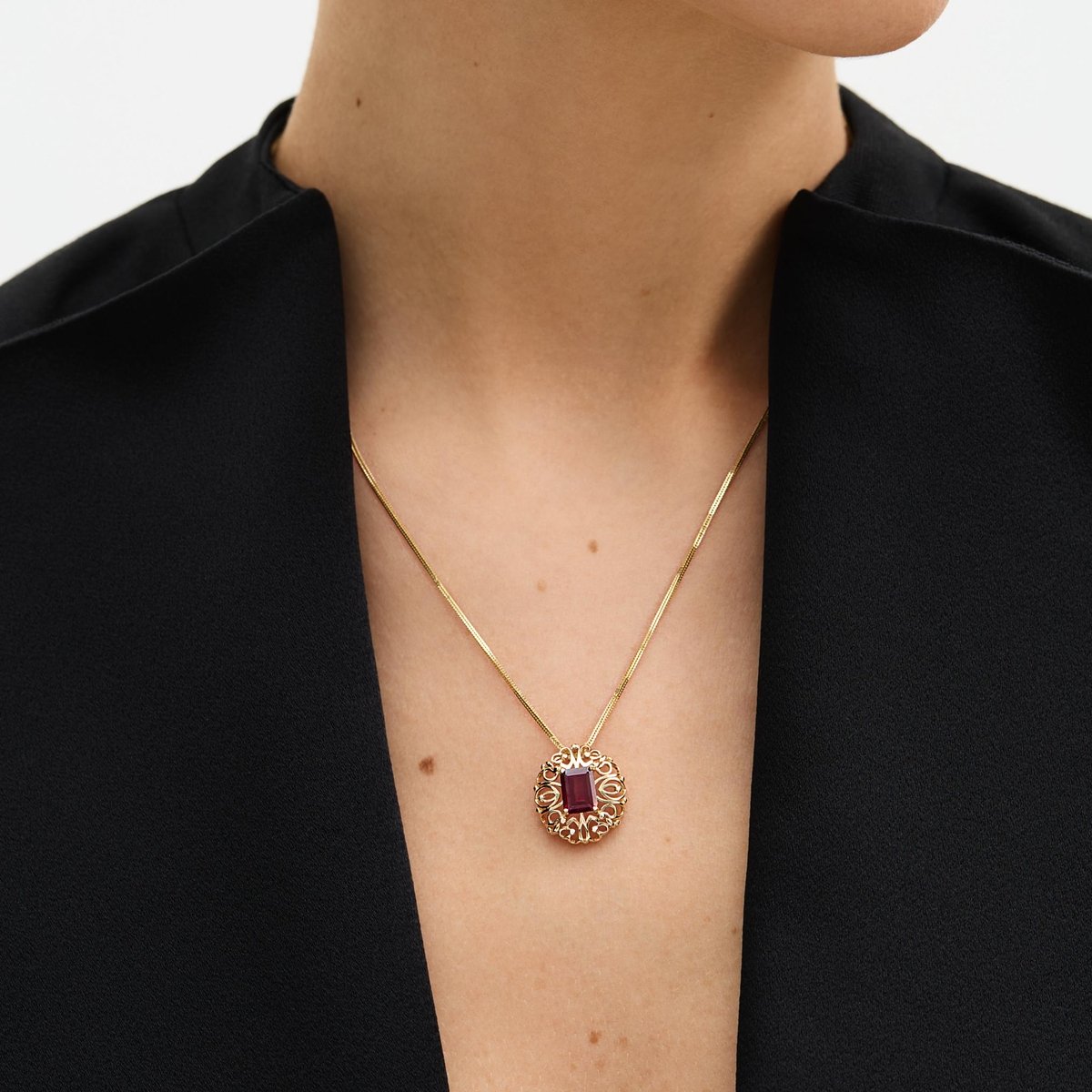 W.KRUK Wisiorek złoty z rodolitem Royal Star