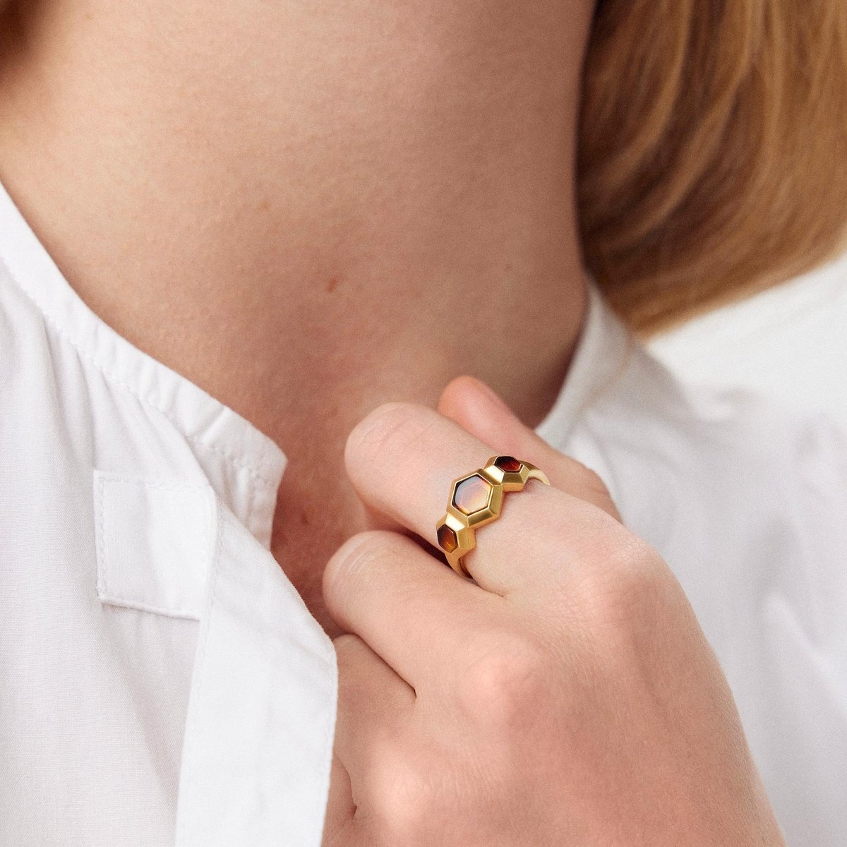 W.KRUK Pierścionek srebrny z bursztynem Miodowa