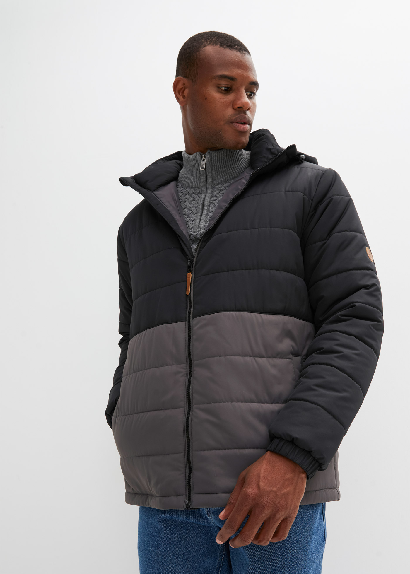 Kurtka pikowana z kapturem, z poliestru z recyklingu