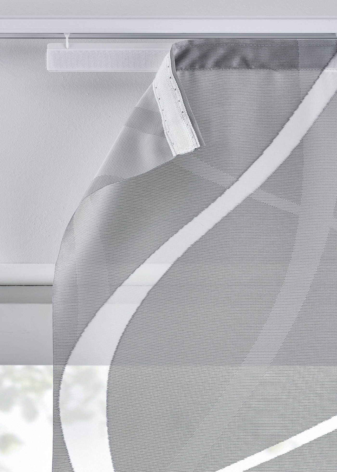 Firana panelowa we wzór w pofalowane linie (1 szt.)