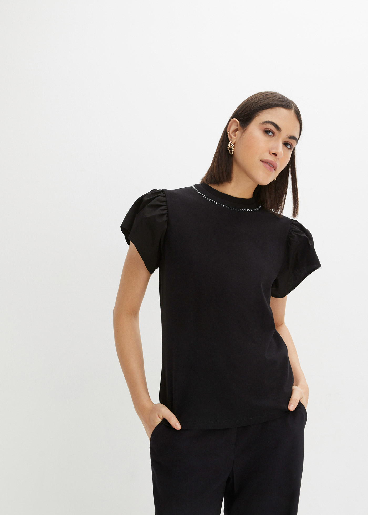 Shirt z połyskującymi kamieniami