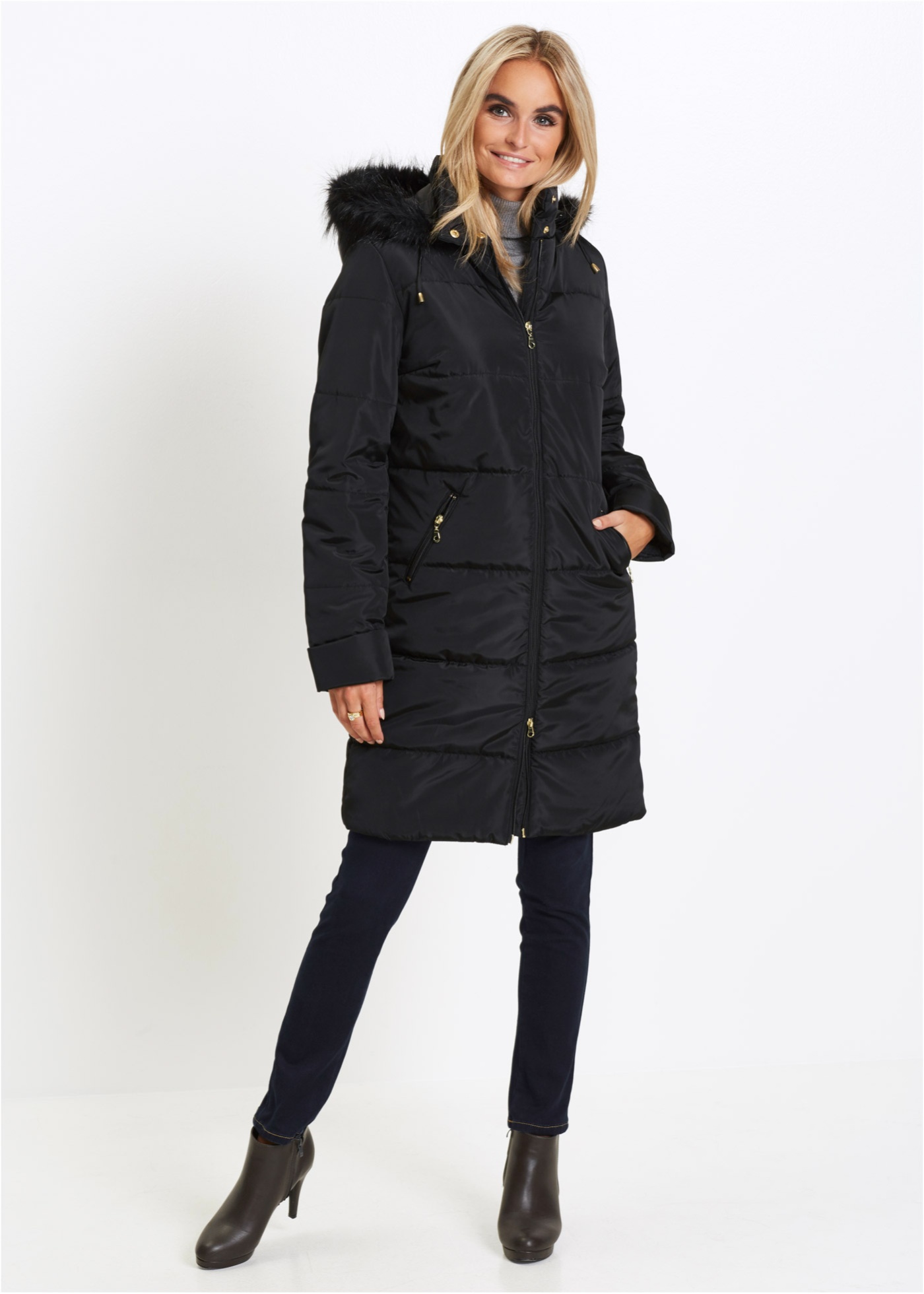 Krótki płaszcz pikowany ze sztucznym futerkiem