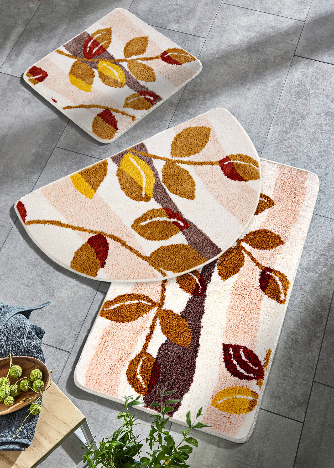 Dywaniki łazienkowe tuftowane w ciepłych kolorach