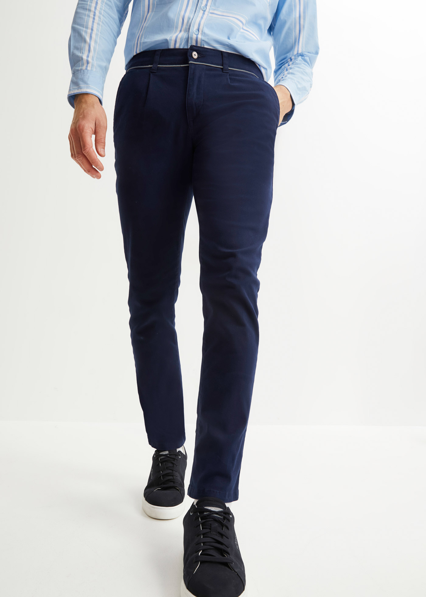 Spodnie chino ze stretchem Regular Fit Straight, z zakładką poniżej paska w talii