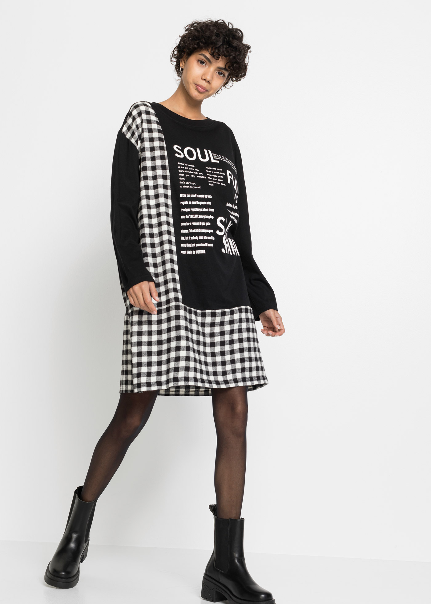 Sukienka shirtowa z tkaninową wstawką