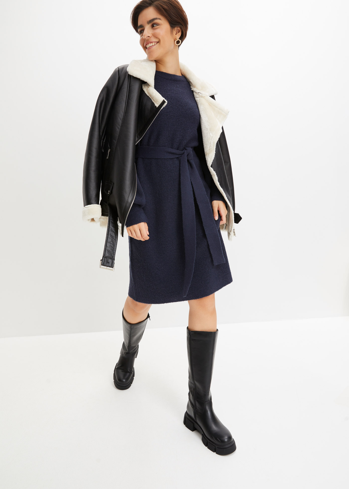 Sukienka dzianinowa z rękawami balonowymi