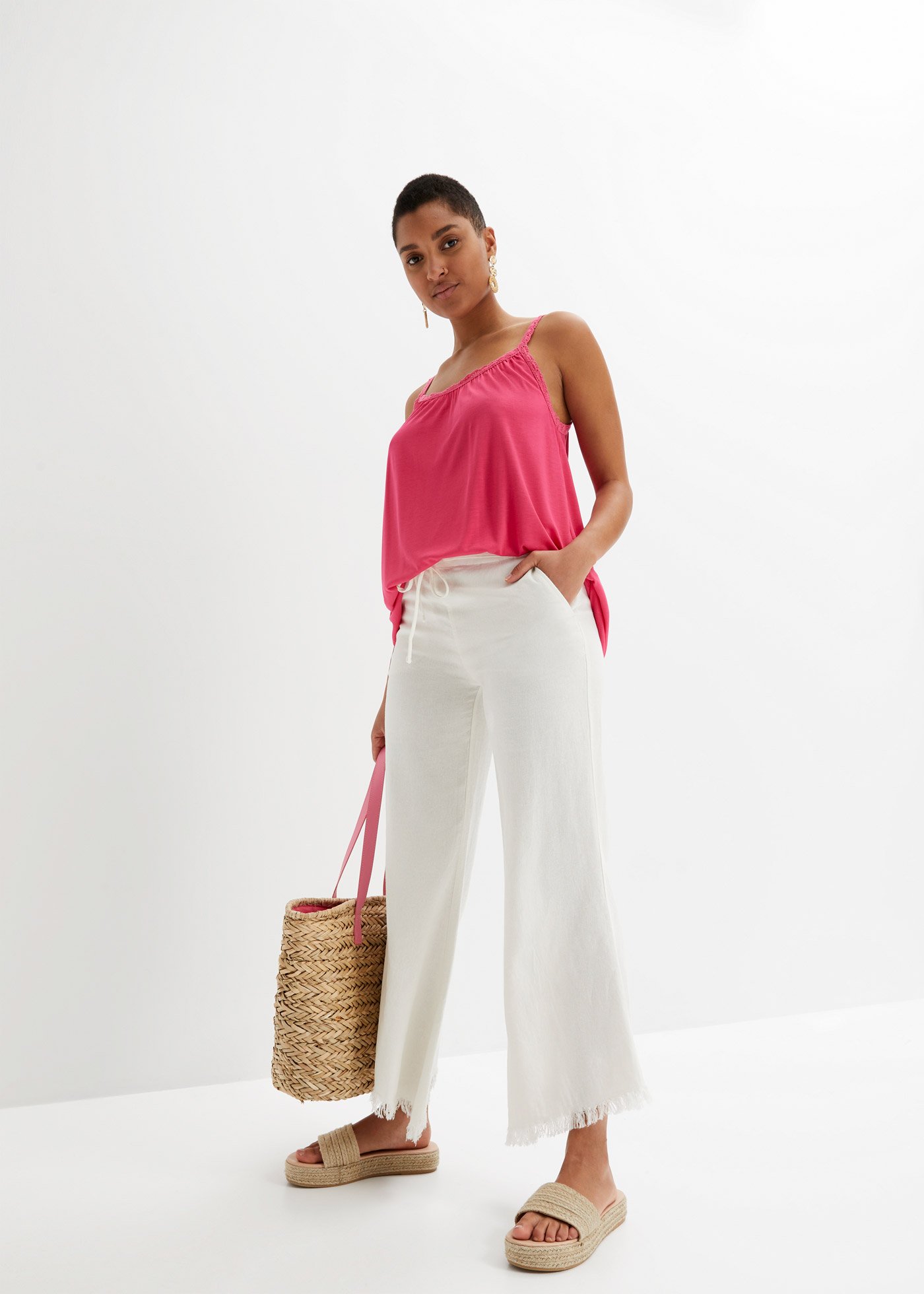 Top shirtowy z koronkową tasiemką