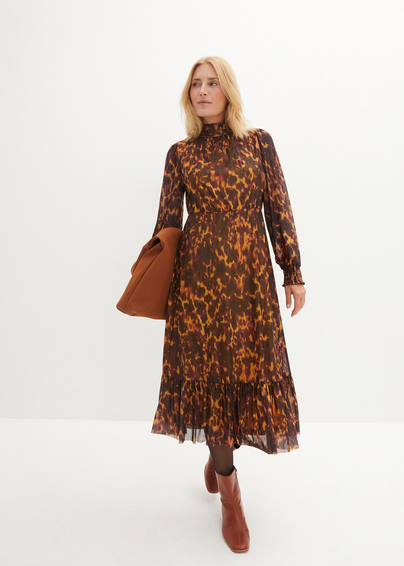 Sukienka z siatkowego materiału i shirtowej dzianiny