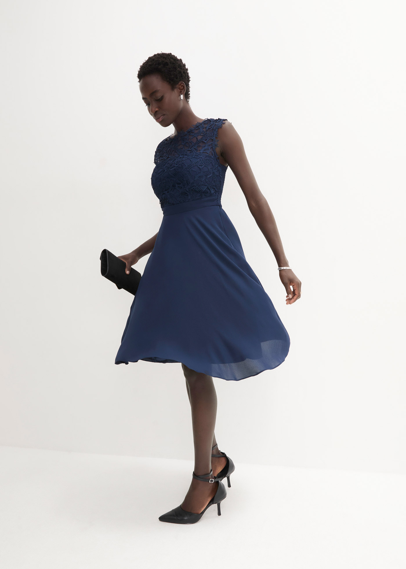 Sukienka mini z koronką