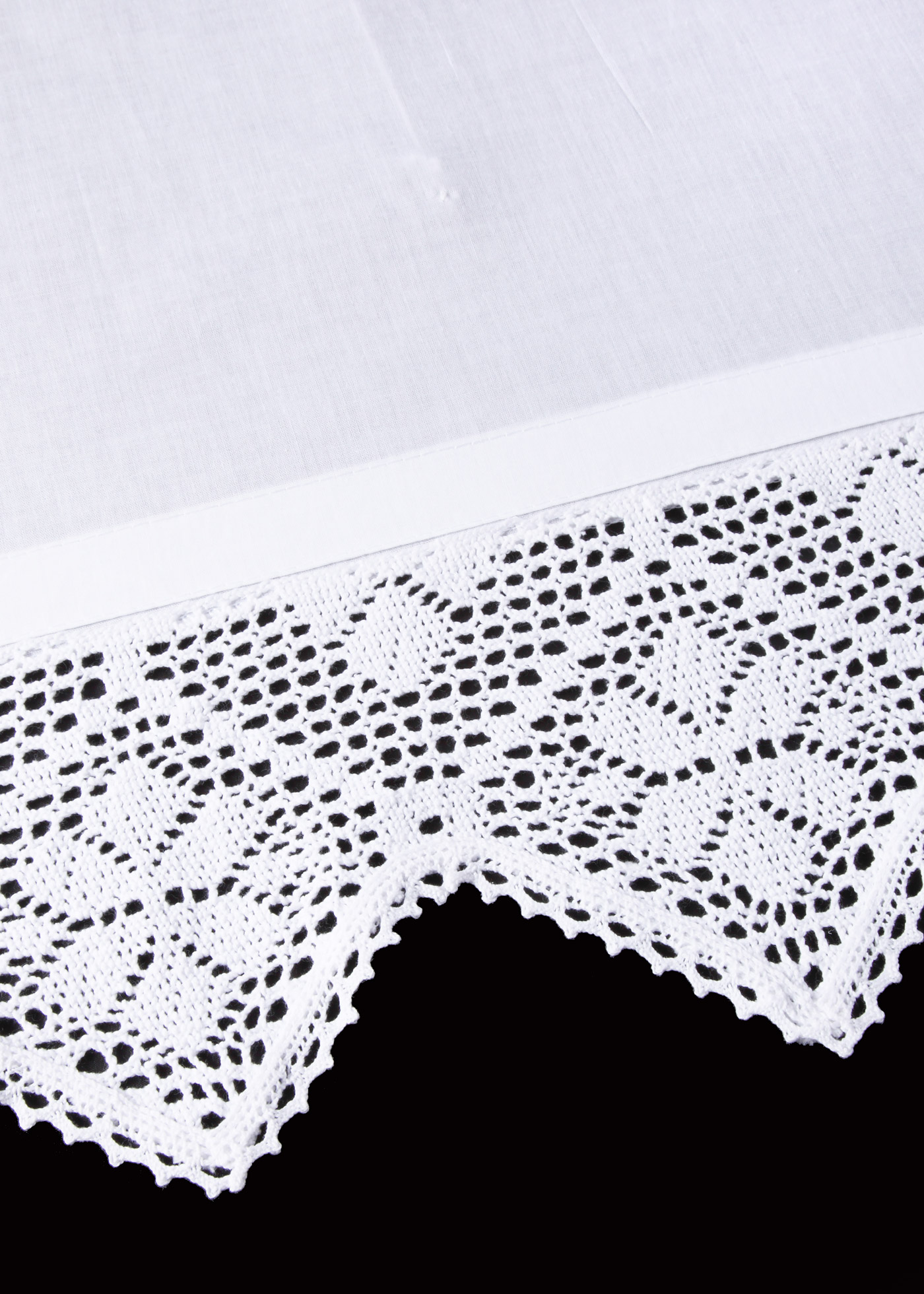 Roleta z szydełkową tasiemką