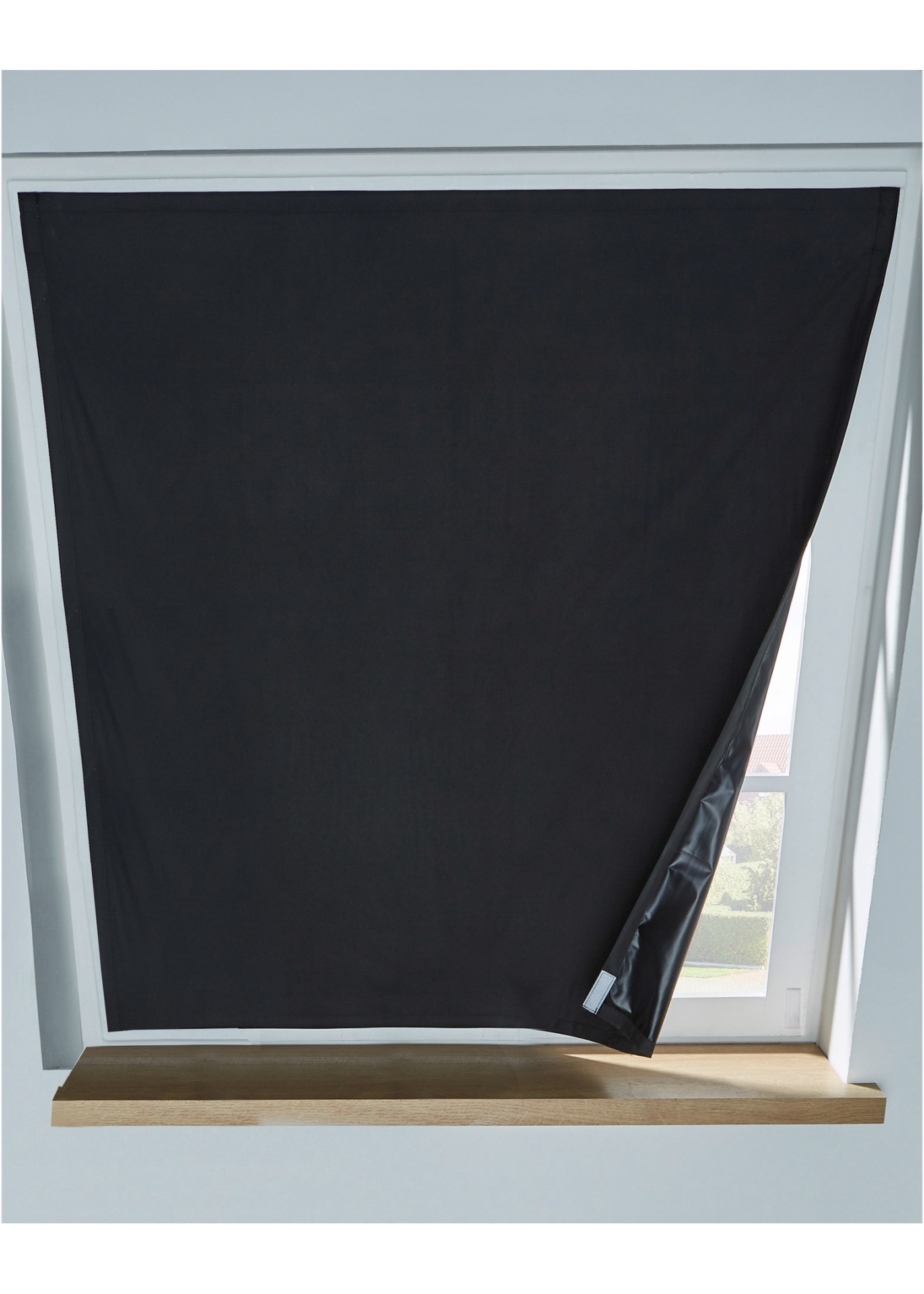 Folia na okno dachowe z taśmą z rzepem