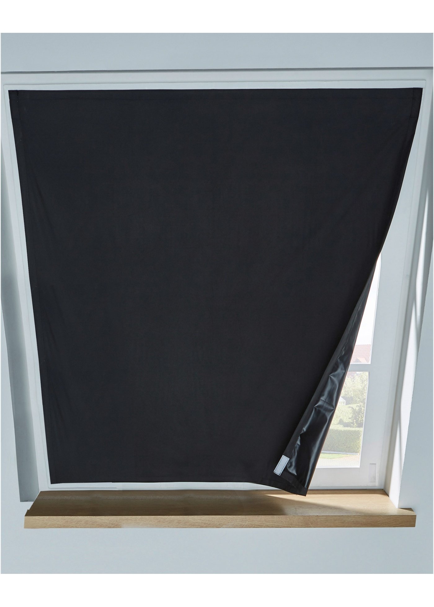 Folia na okno dachowe z taśmą z rzepem