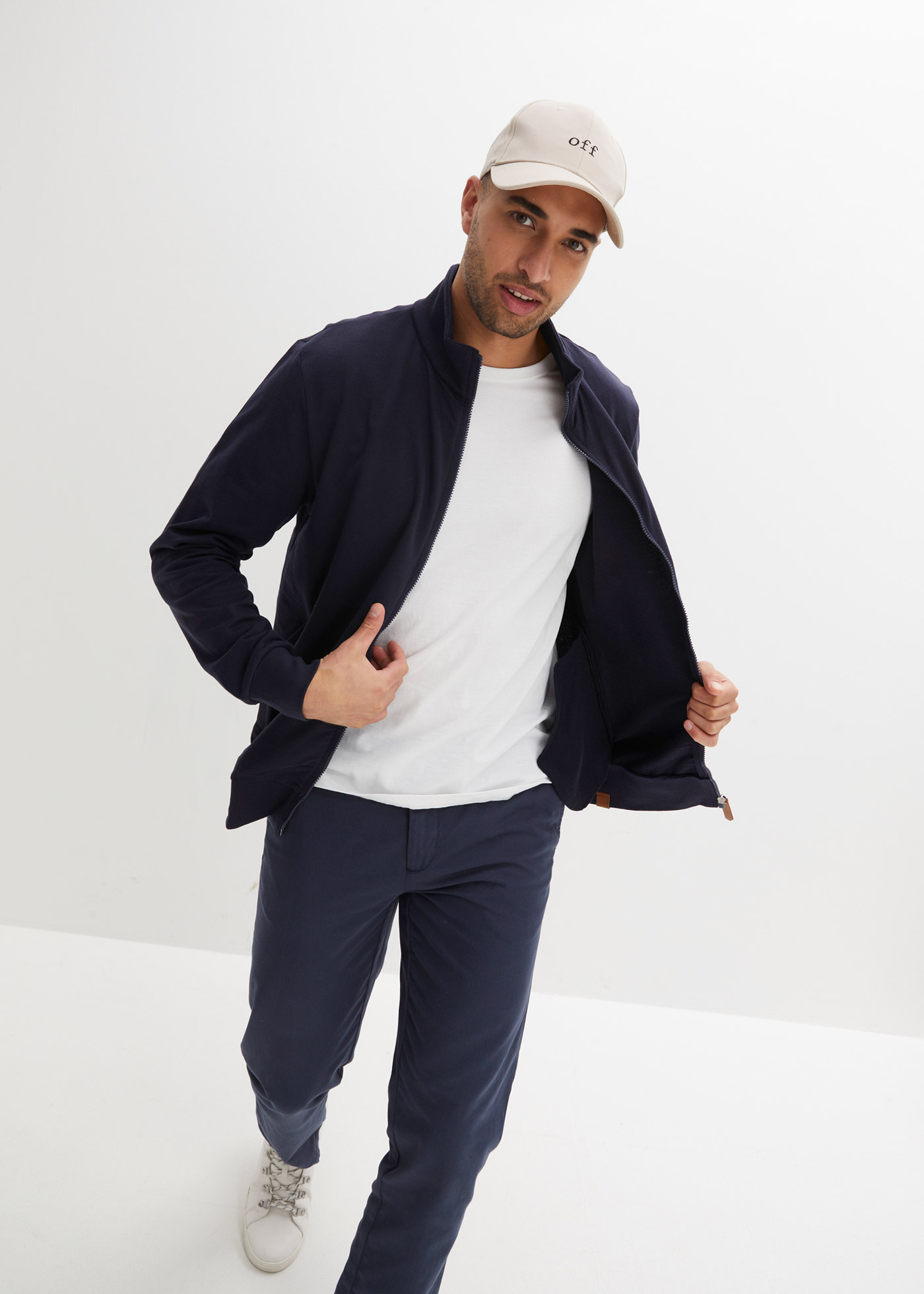 Bluza rozpinana ze stójką i detalami z imitacji skóry