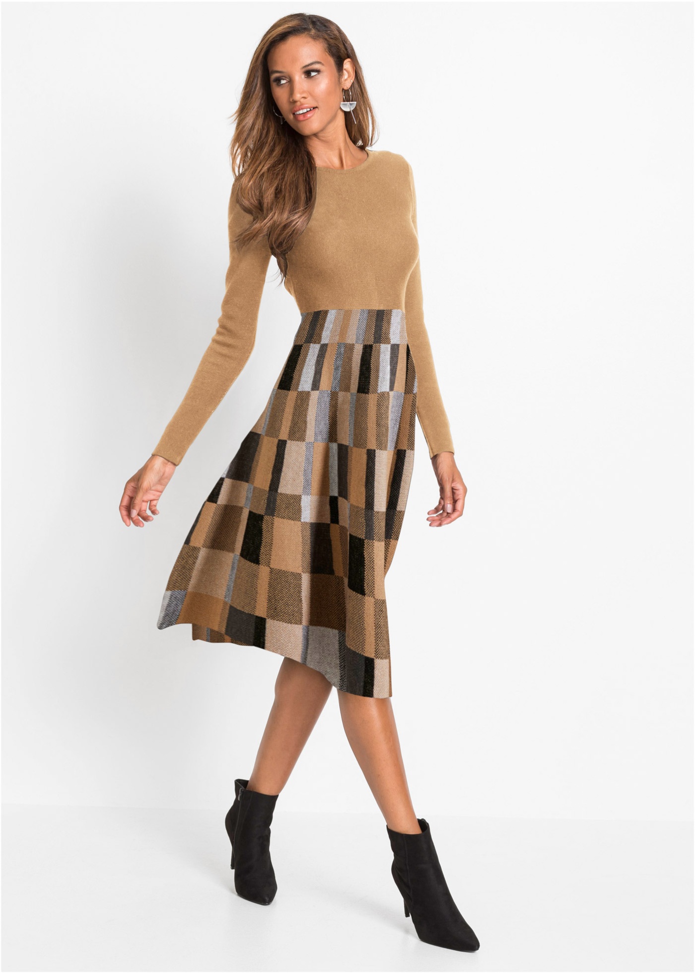 Rozkloszowana sukienka dzianinowa żakardowa