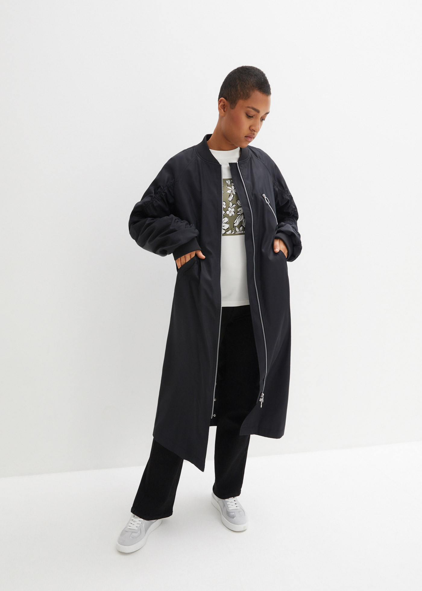 Płaszcz w stylu bomberki z dzianinowym kołnierzykiem