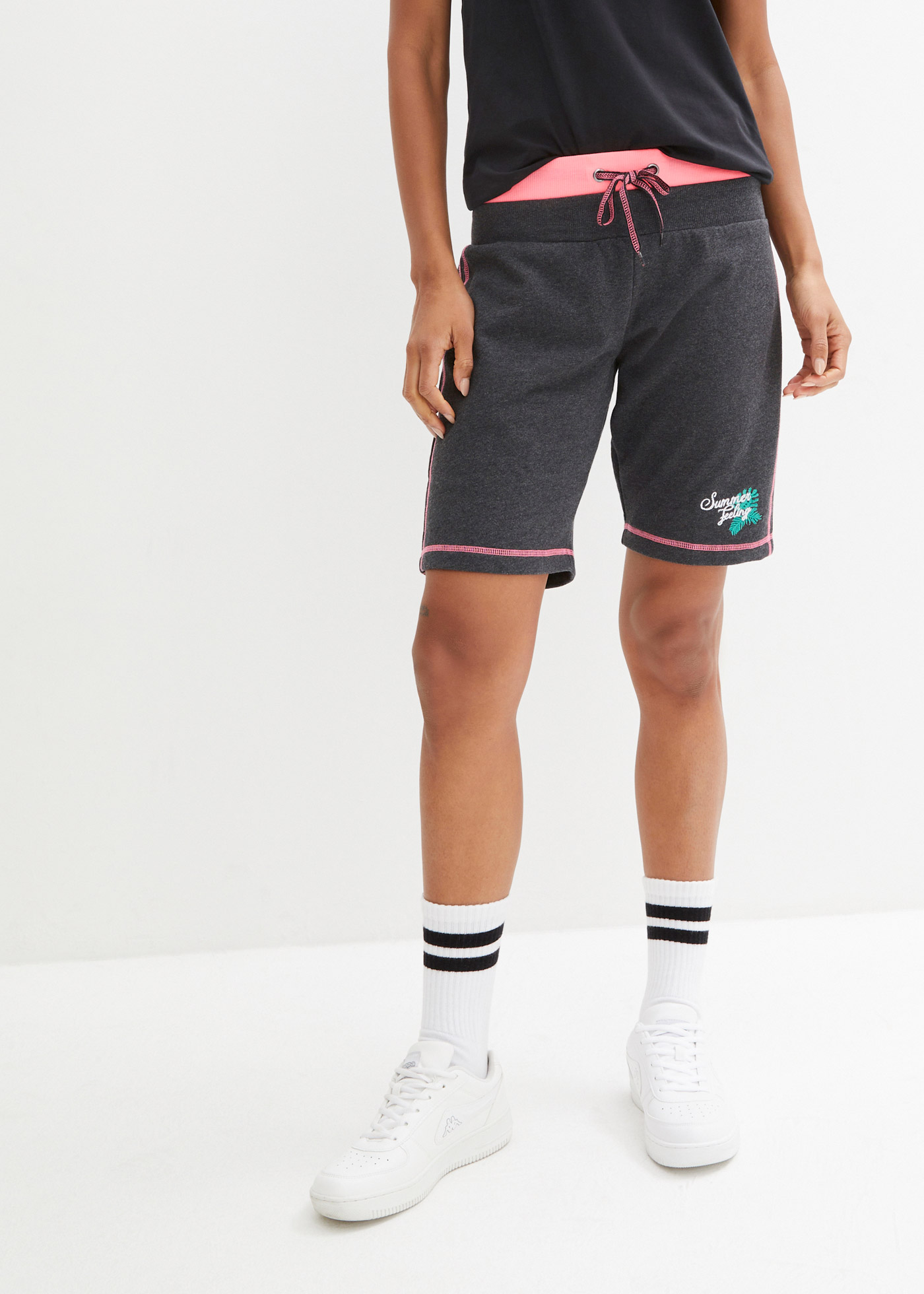 Szorty dresowe z materiału z bawełną