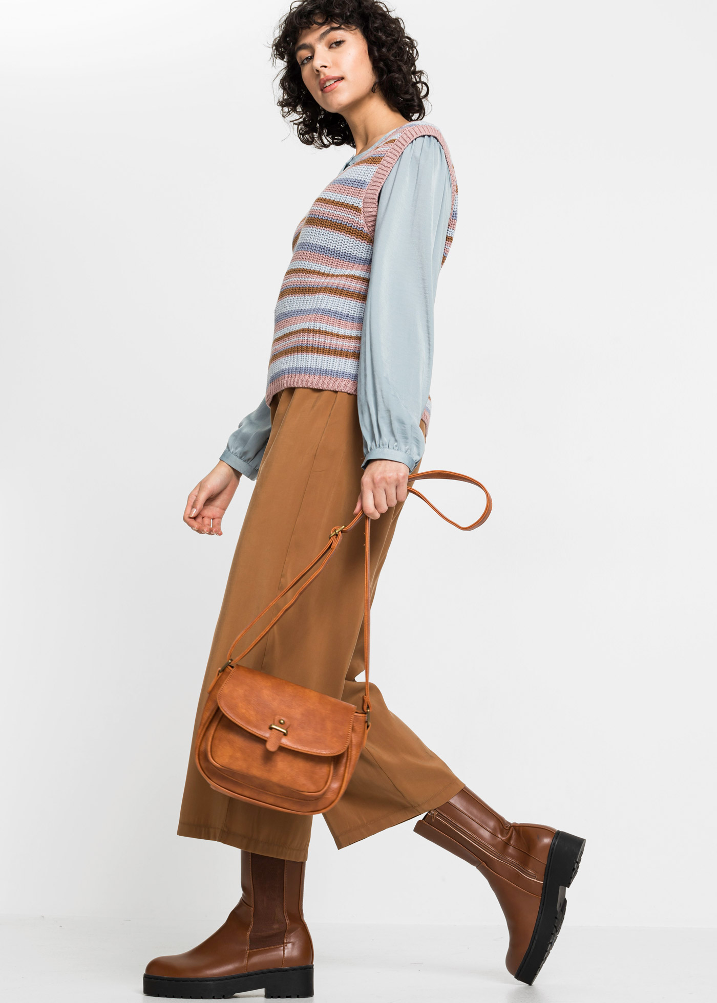 Mała torebka na ramię z klamrą