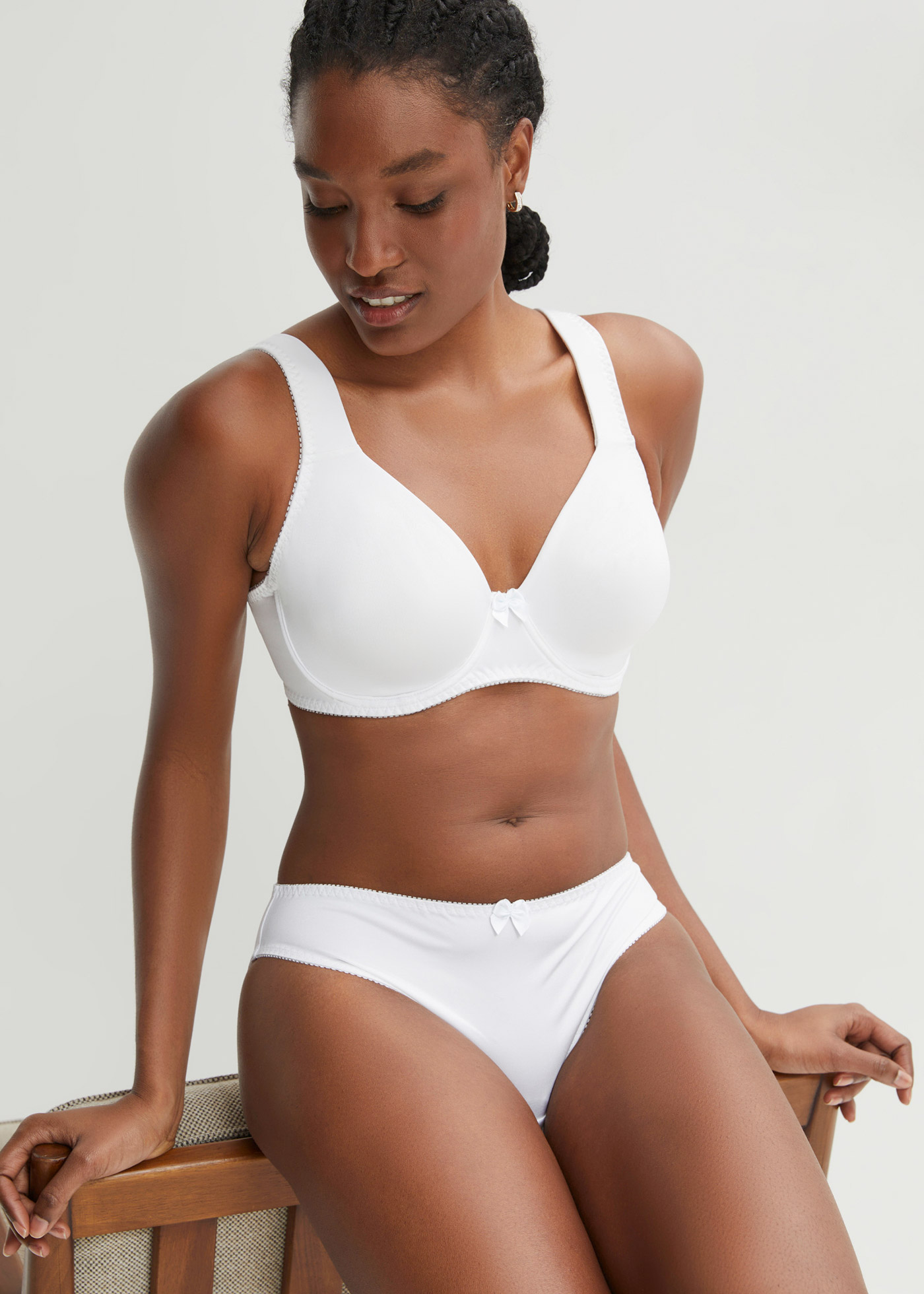 Biustonosz typu T-shirt na fiszbinach, z połyskującego materiału (2 szt.)