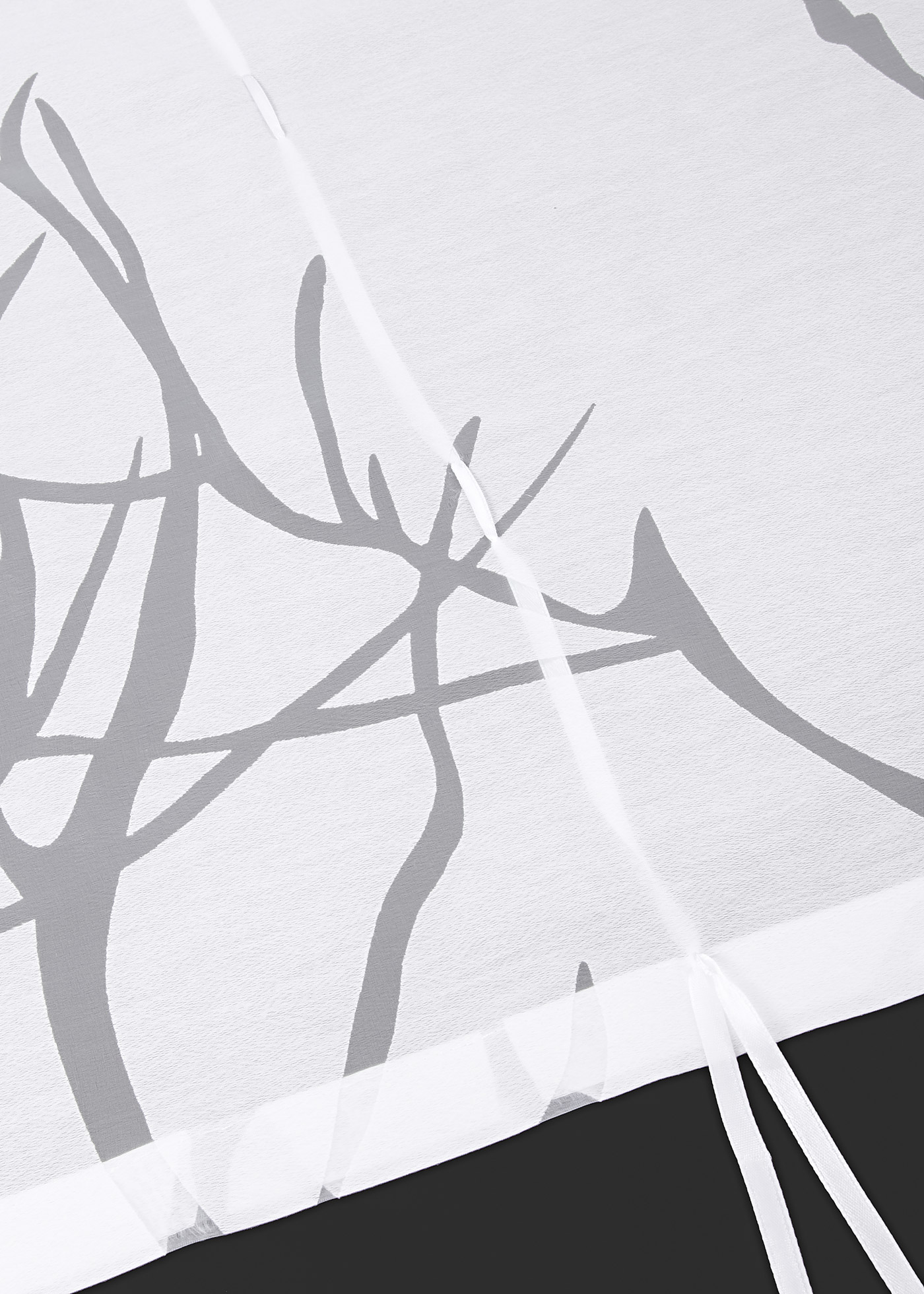 Roleta z troczkami i wypalanym wzorem