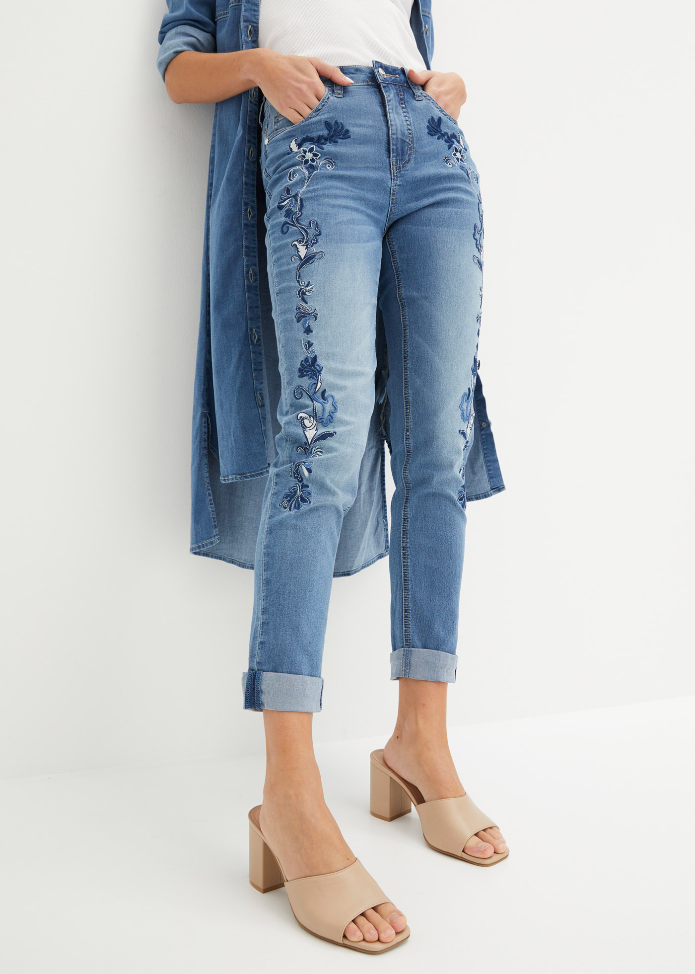 Dżinsy slim fit, ze średnim stanem, krótsza nogawka