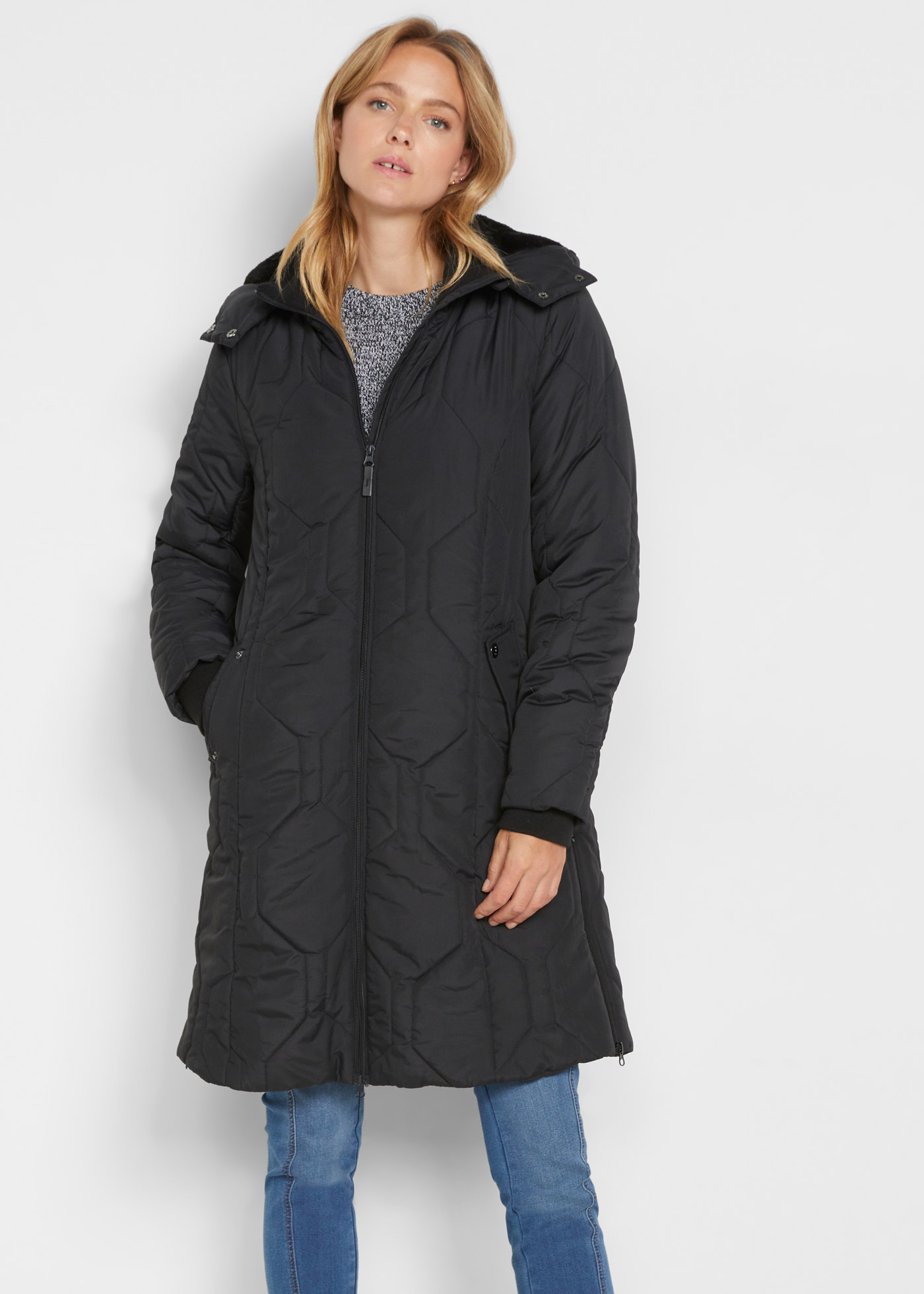 Krótki płaszcz z pikowanym przeszyciem w diamentowy wzór, z zamkami po bokach