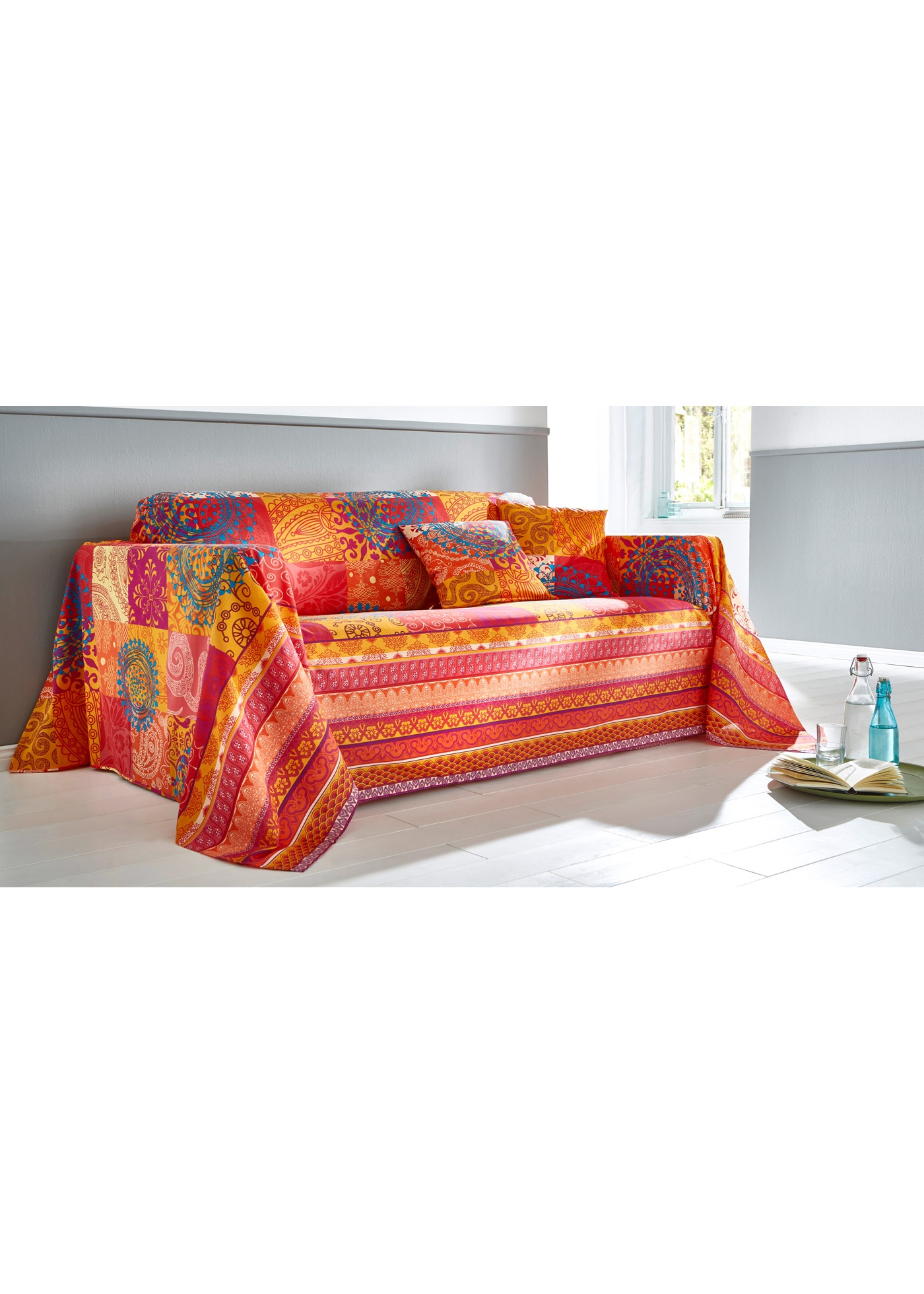 Narzuta z patchworkowym nadrukiem