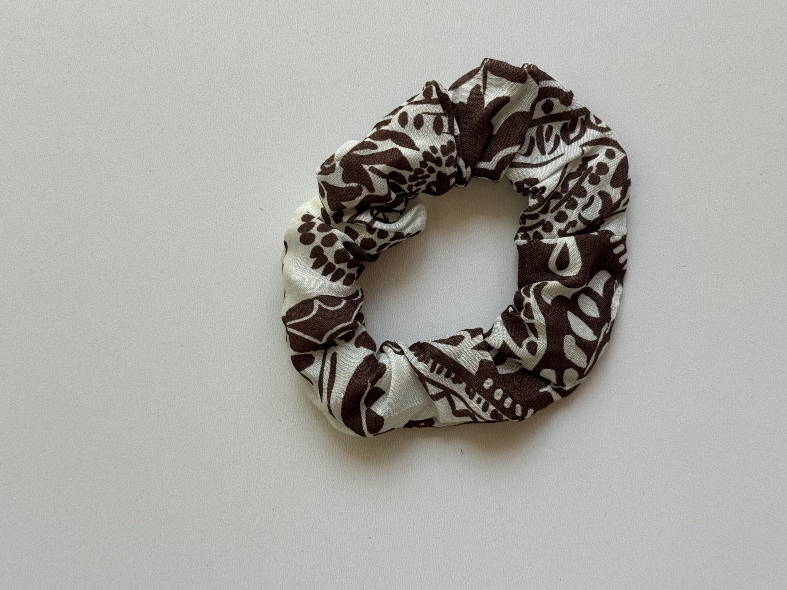 GUMKA DO WŁOSÓW CZEKOLADOWA One size - Flawless