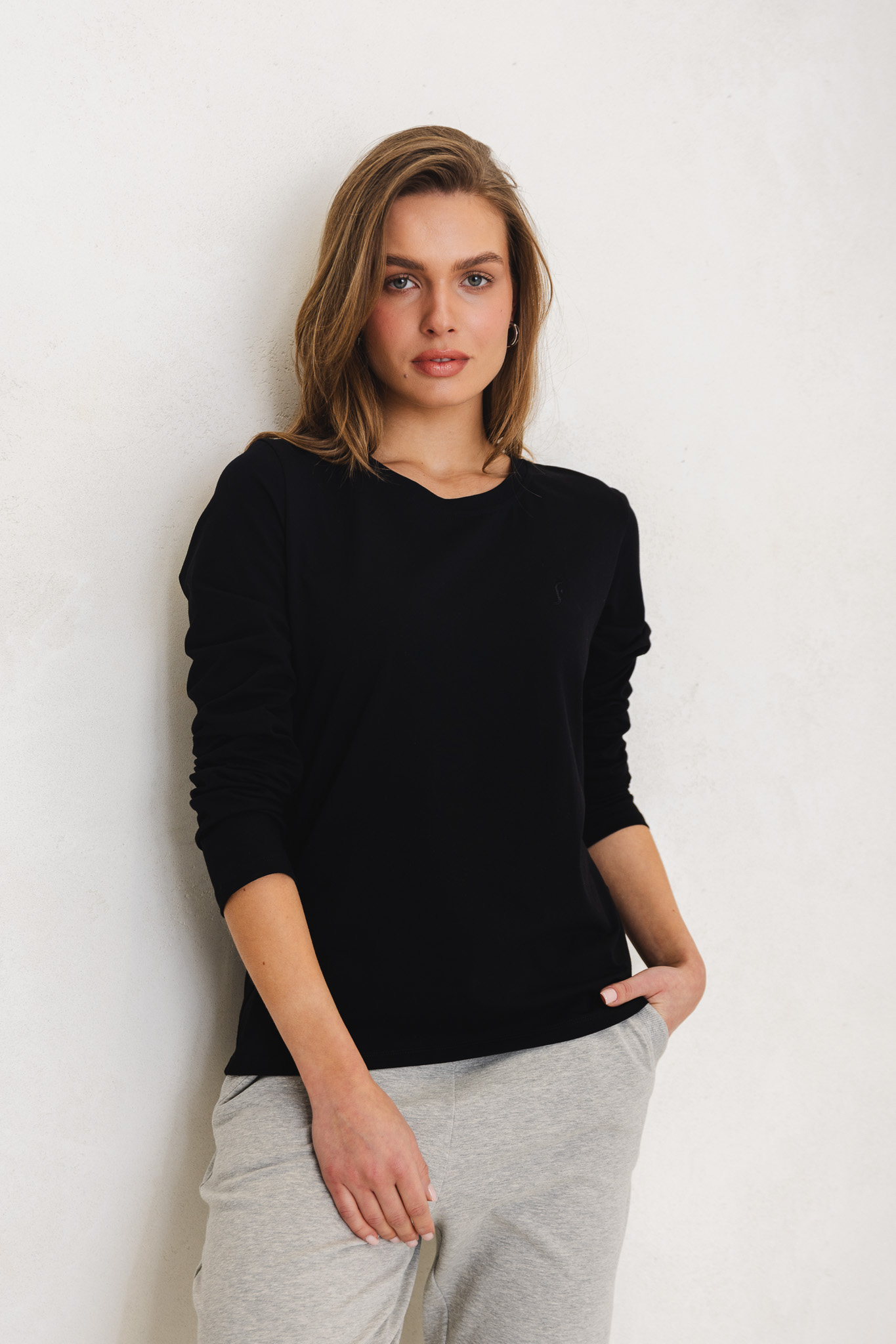 BLUZKA INGA CZARNA Z HAFTEM M - Flawless