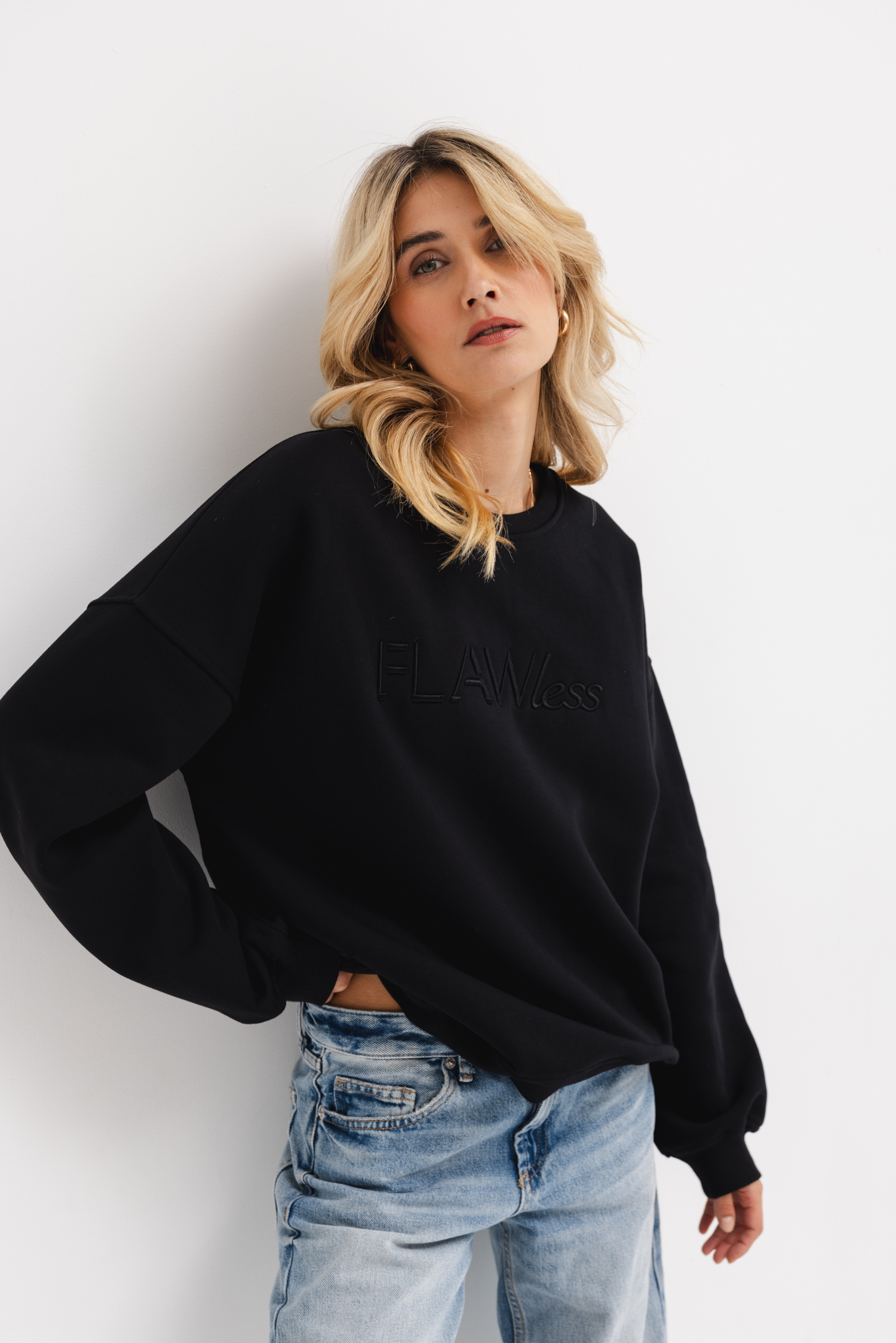 BLUZA LOLA CZARNA Z HAFTEM S - Flawless