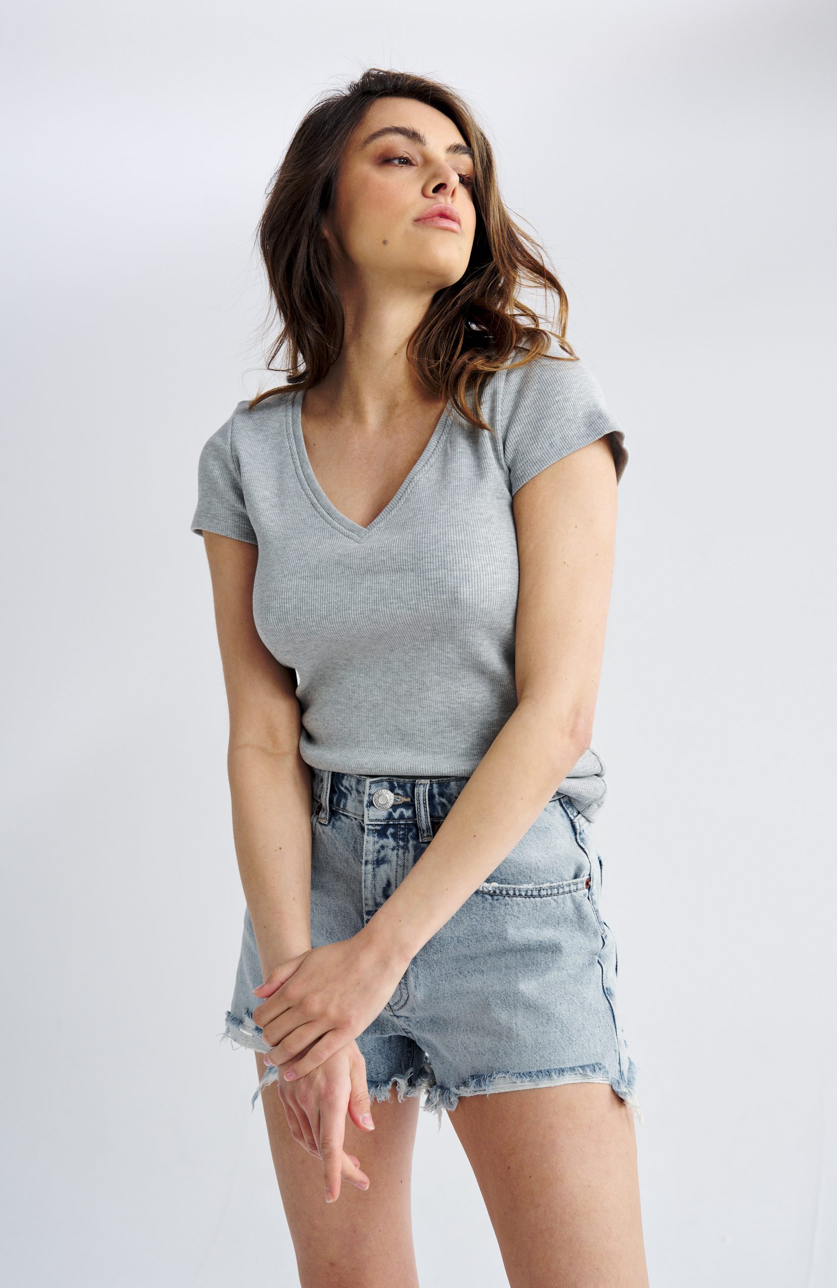 BLUZKA SARA JASNO SZARA KRÓTKI RĘKAW L - Flawless