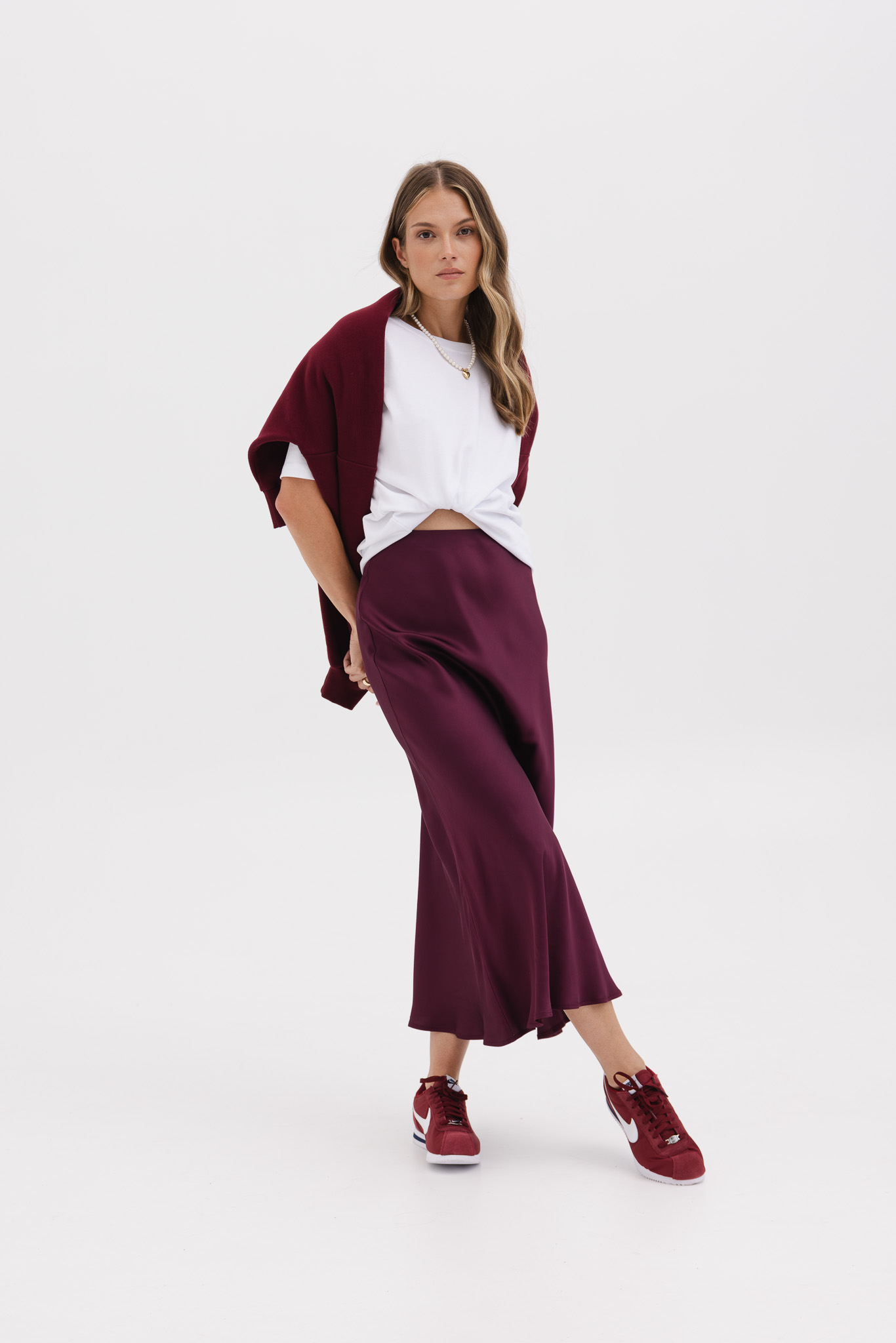 SATYNOWA SPÓDNICA JULITA BORDOWA XS - Flawless