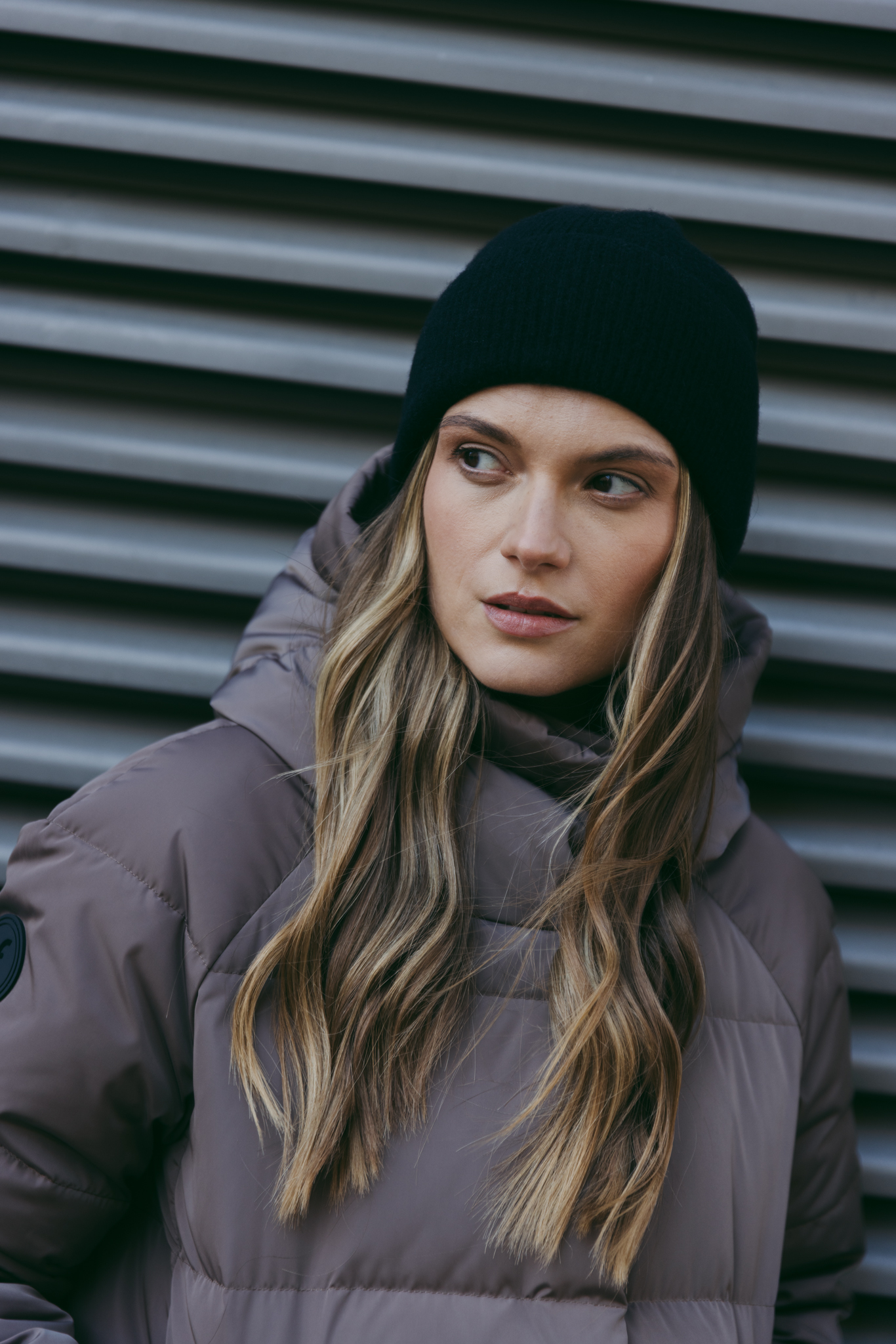 WEŁNIANA CZAPKA DELIA CZARNA One size - Flawless