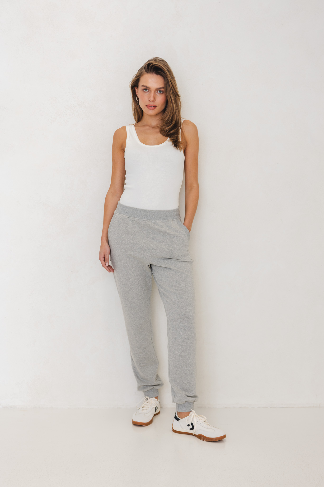 LEKKIE SPODNIE JOGGERS SZARY MELANŻ XS - Flawless