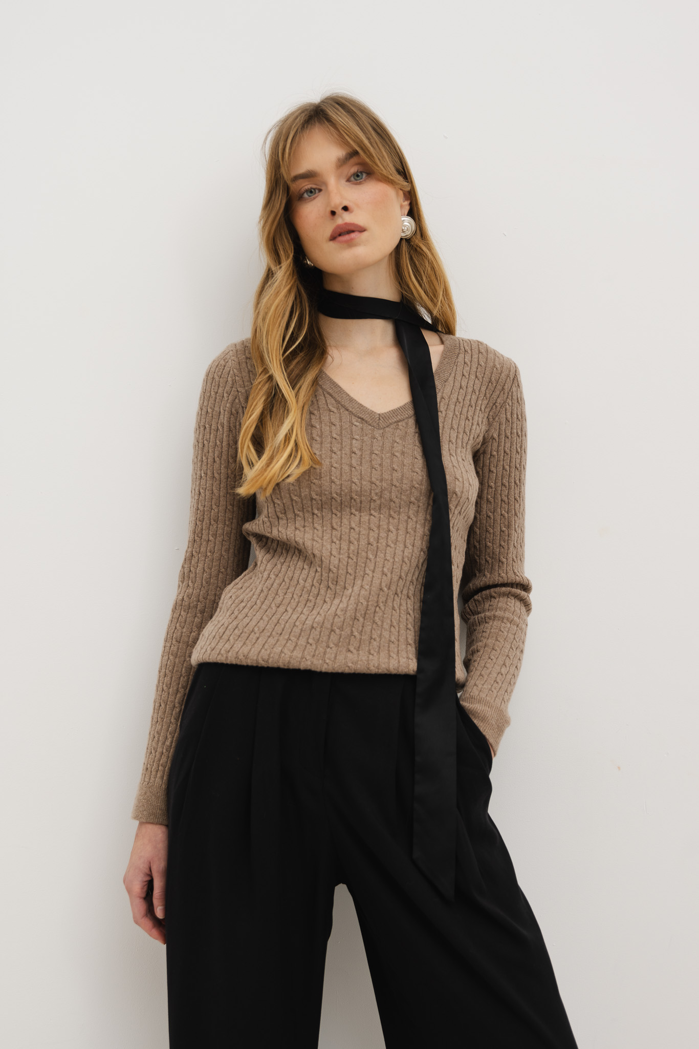 WEŁNIANY SWETER BETTY TAUPE M - Flawless