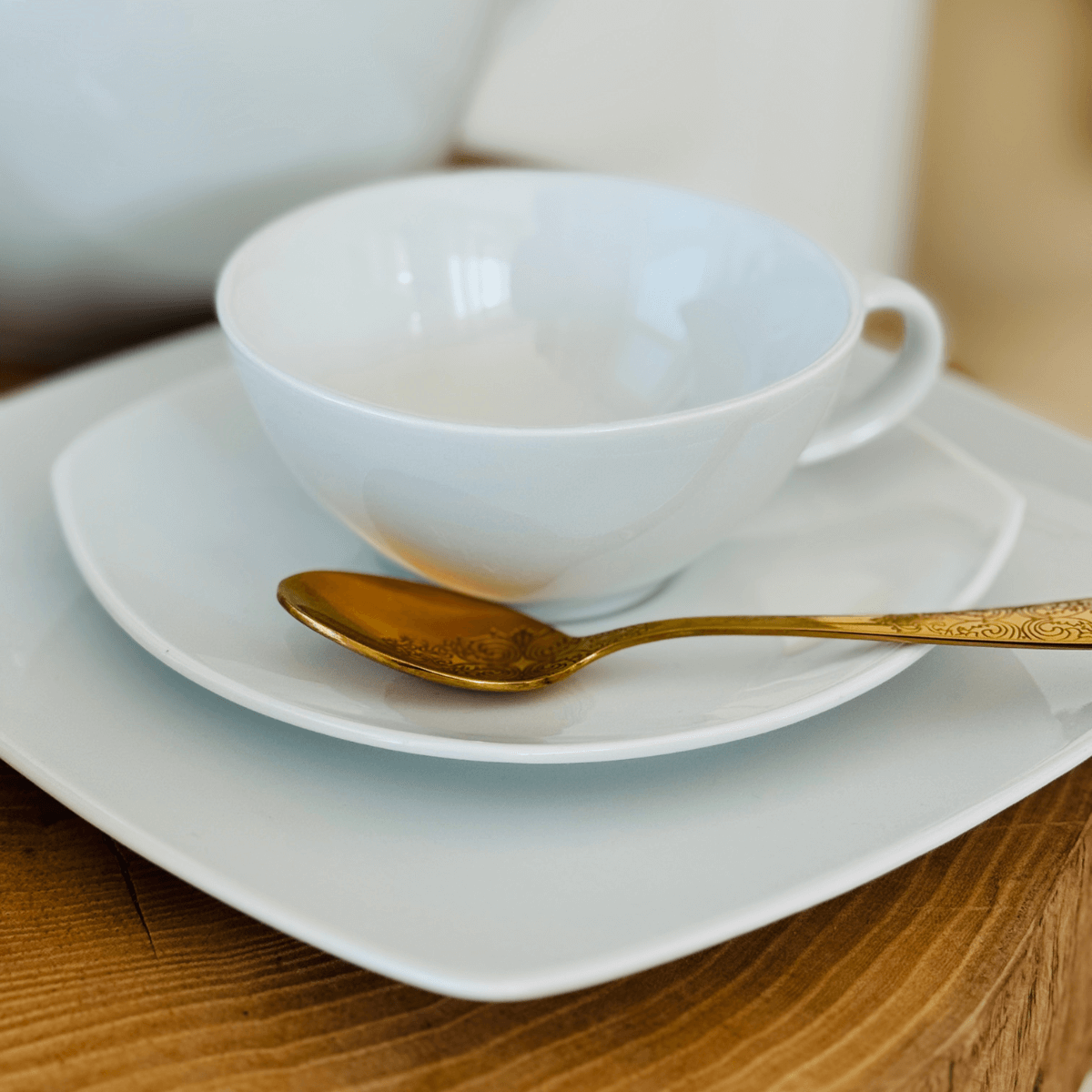 ELITE WHITE serwis do herbaty 6 osobowy/ 12 sztuk.