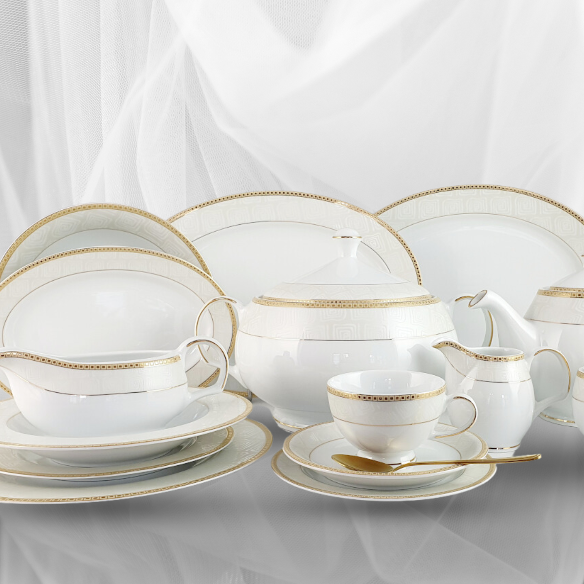 CARMEN GOLD serwis combi 12 osobowy/ 81 sztuk.