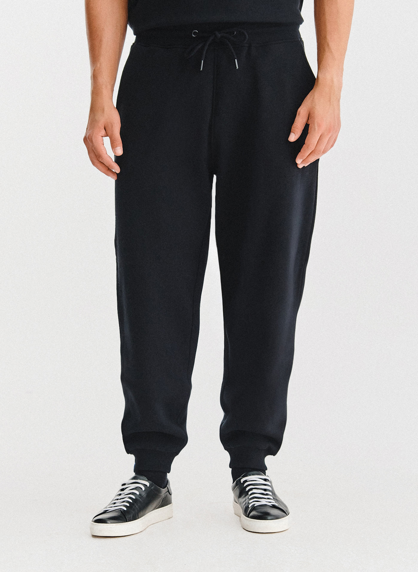 PAKO LORENTE - Spodnie dresowe w czarnym kolorze