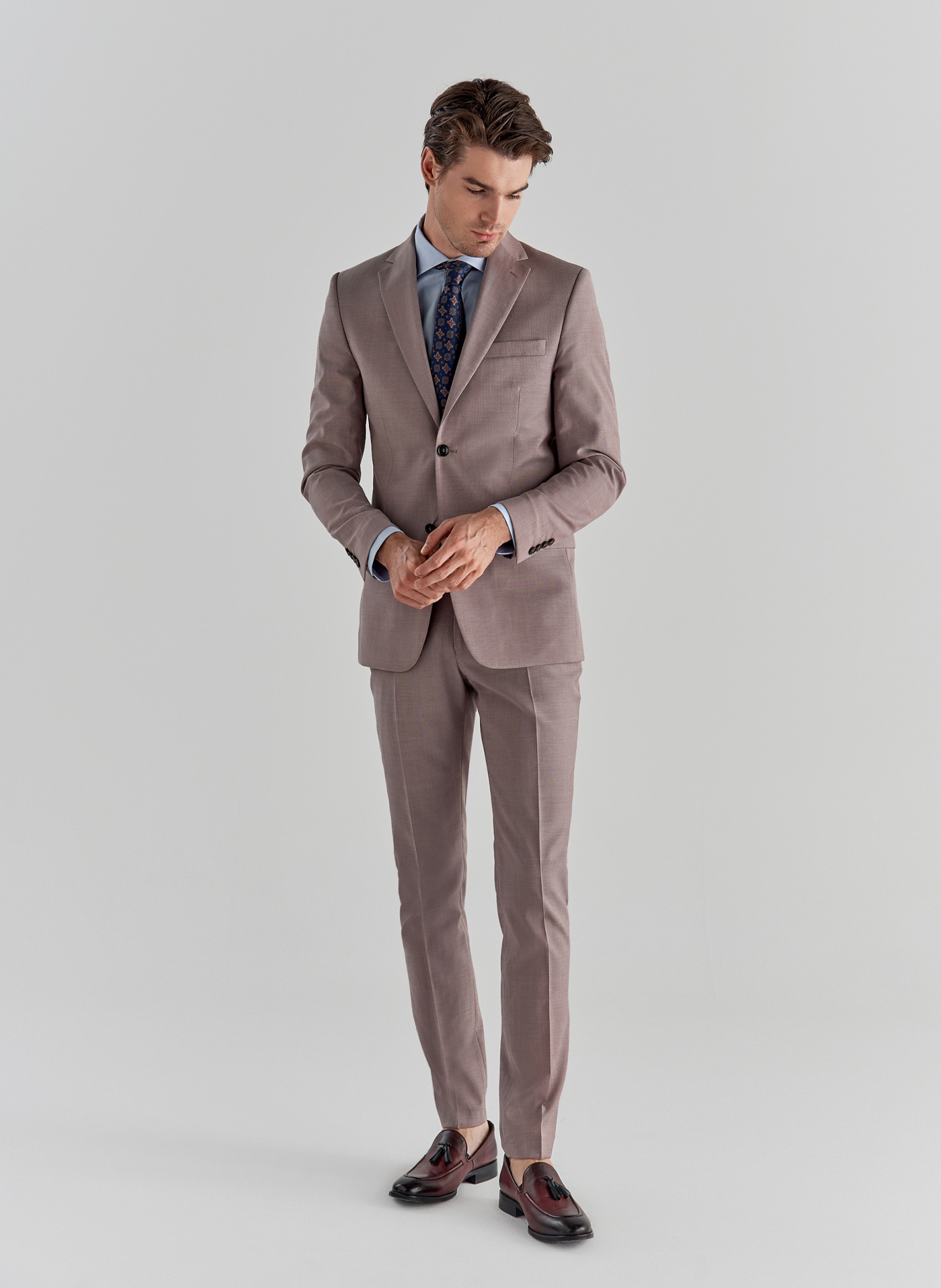 PAKO LORENTE – Różowe spodnie garniturowe P22SP-6G-003-W-S