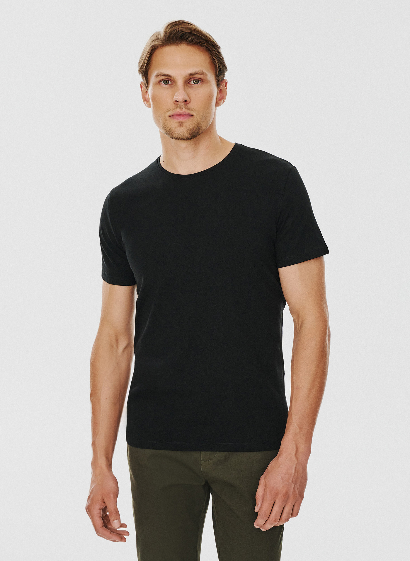 PAKO LORENTE – Czarny gładki T-shirt Basic