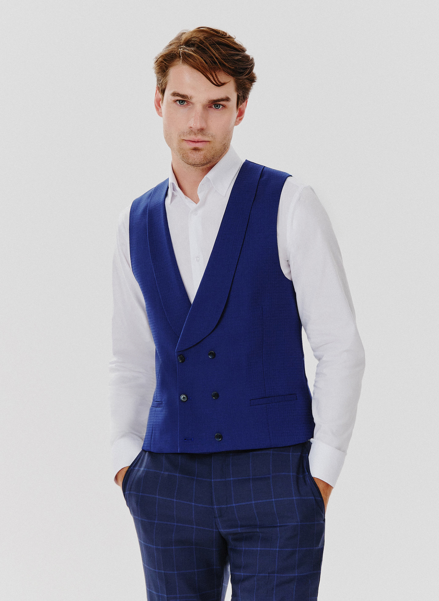 PAKO LORENTE – Granatowa dwurzędowa kamizelka męska