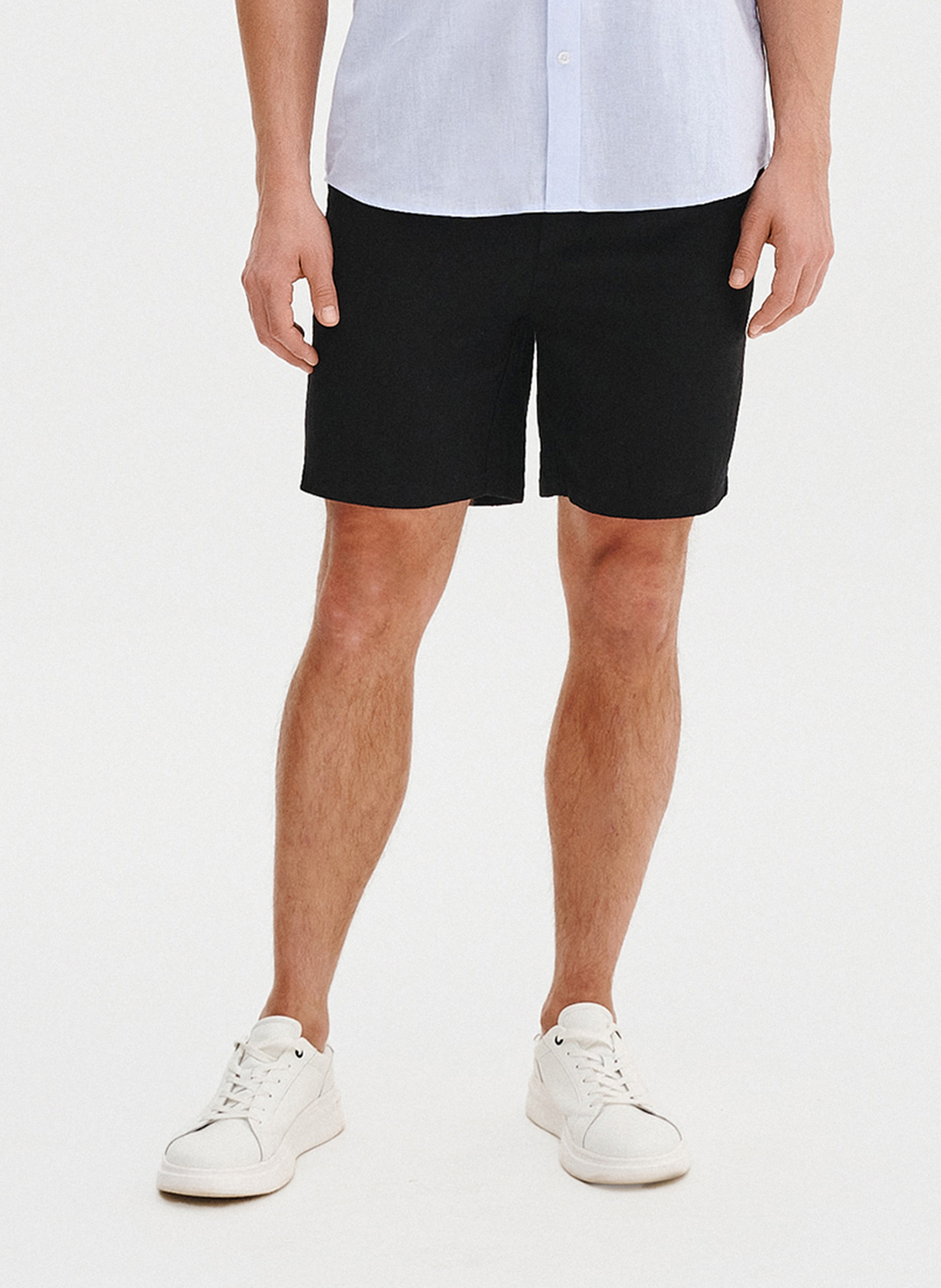 PAKO LORENTE - Czarne spodenki męskie z lnem