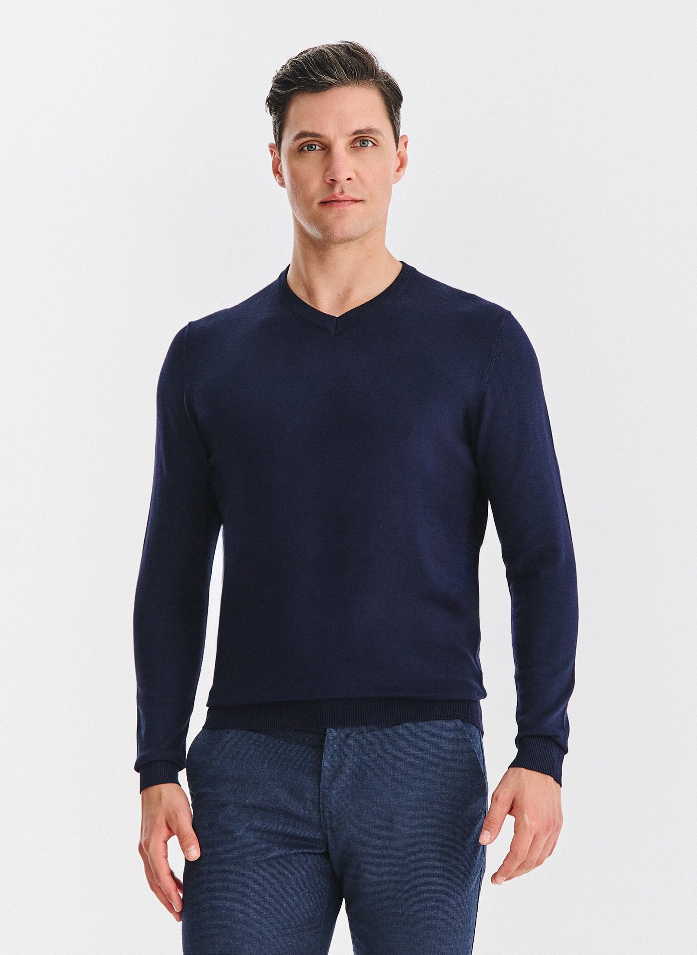 PAKO LORENTE - ranatowy sweter męski v-neck