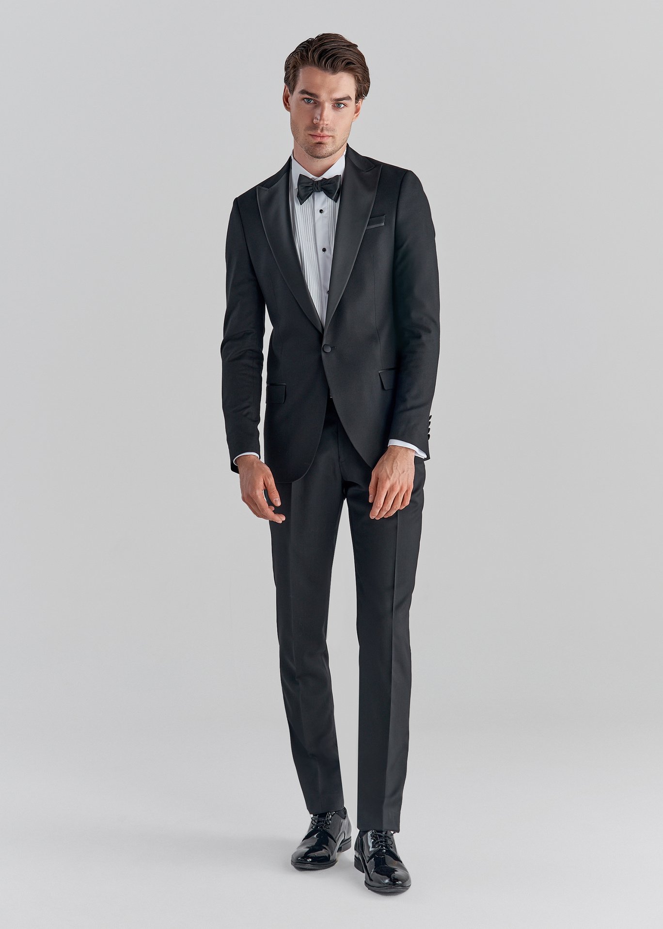 Czarne spodnie smokingowe P22SF-6S-003-C-S