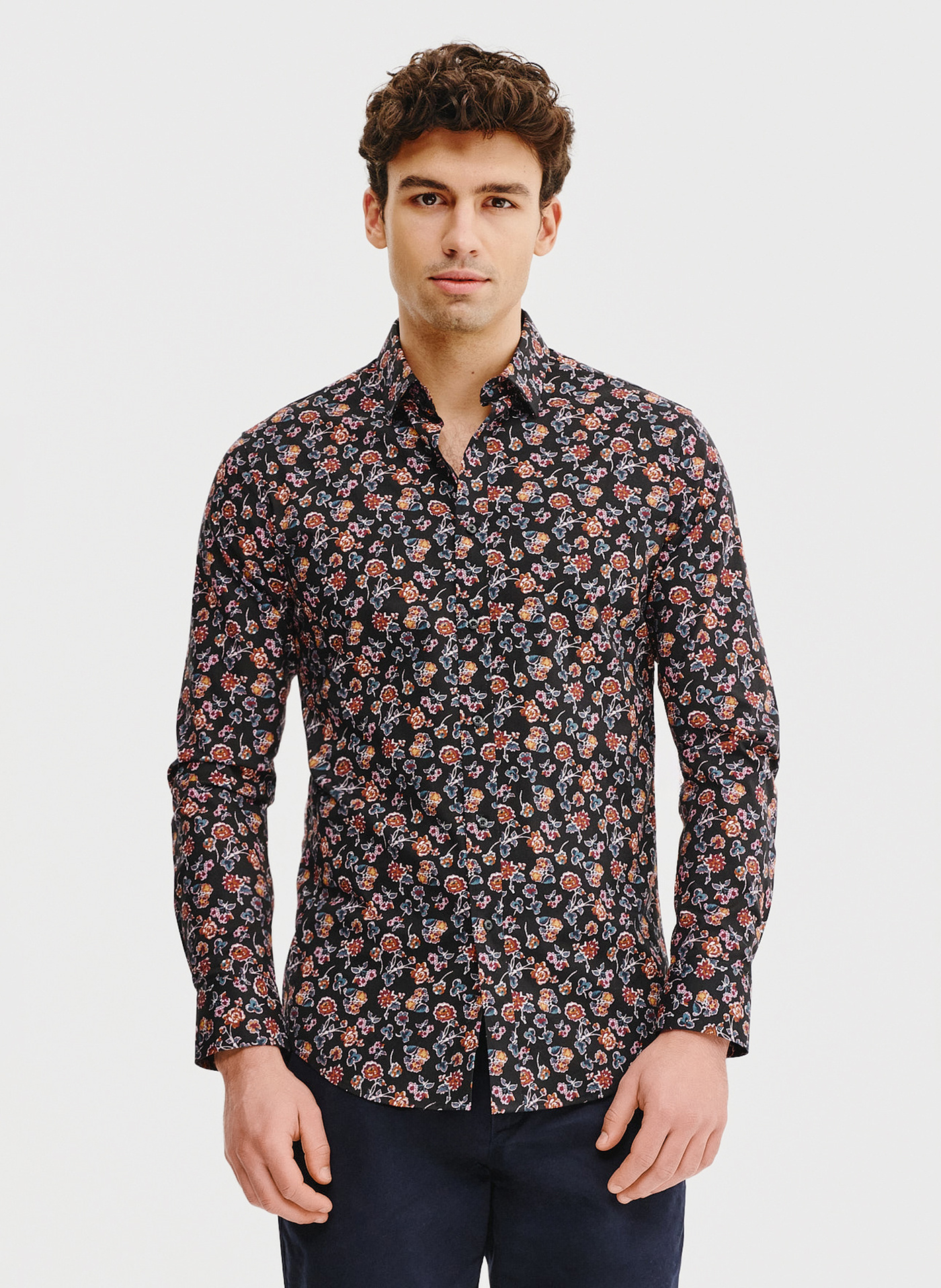 PAKO LORENTE – Czarna koszula męska w kwiaty