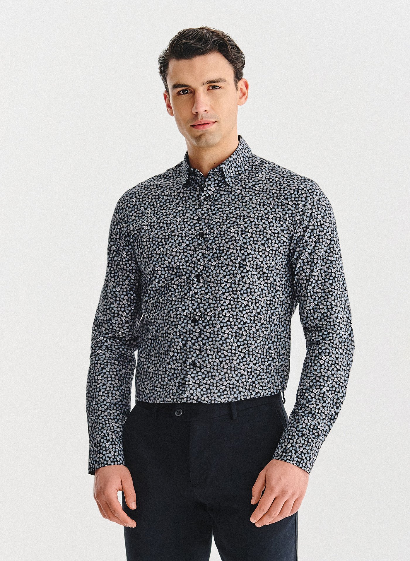 PAKO LORENTE – Czarna koszula w drobny wzór
