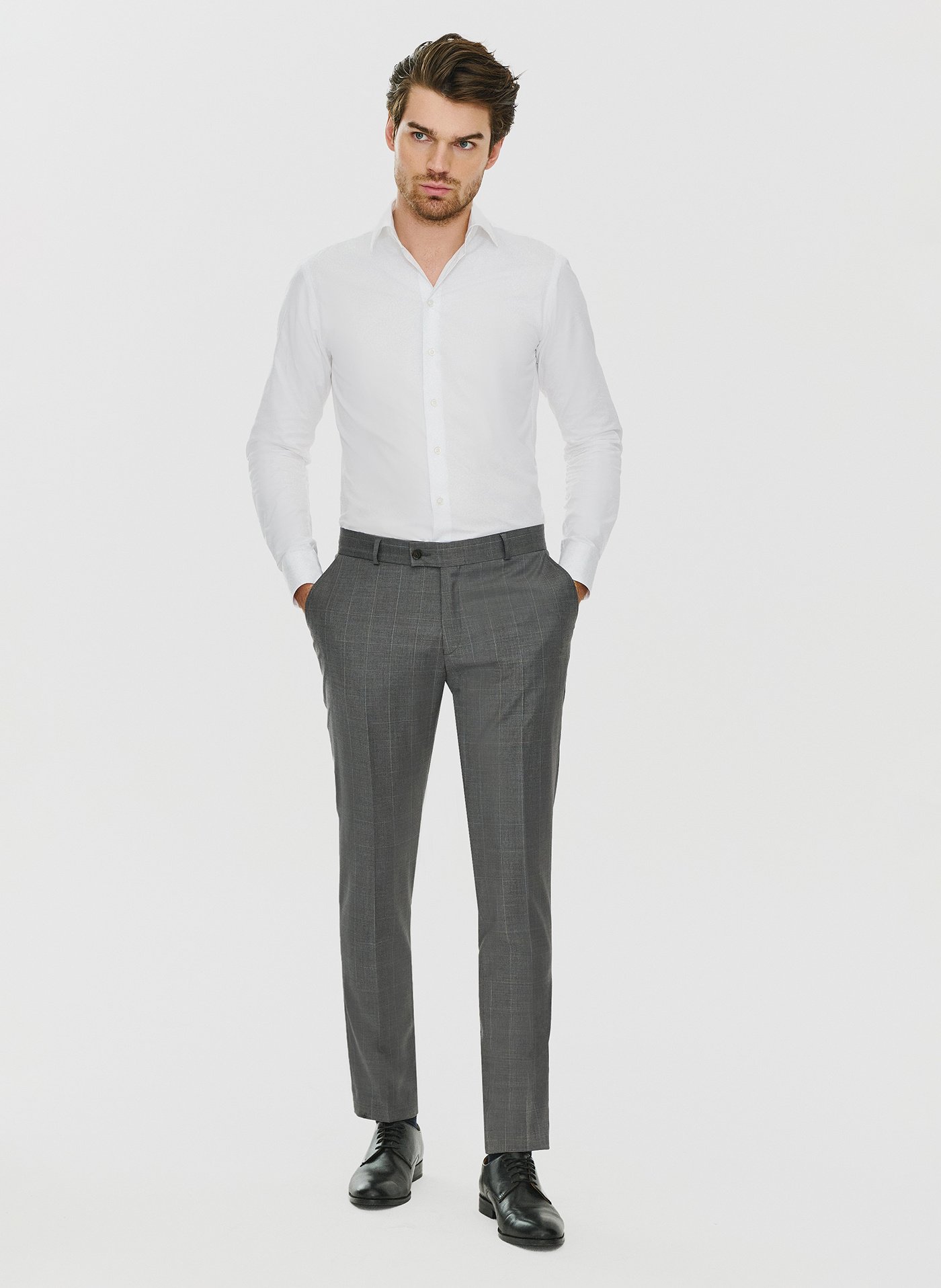 PAKO LORENTE – Ciemnaszare spodnie garniturowe w drobną kratę